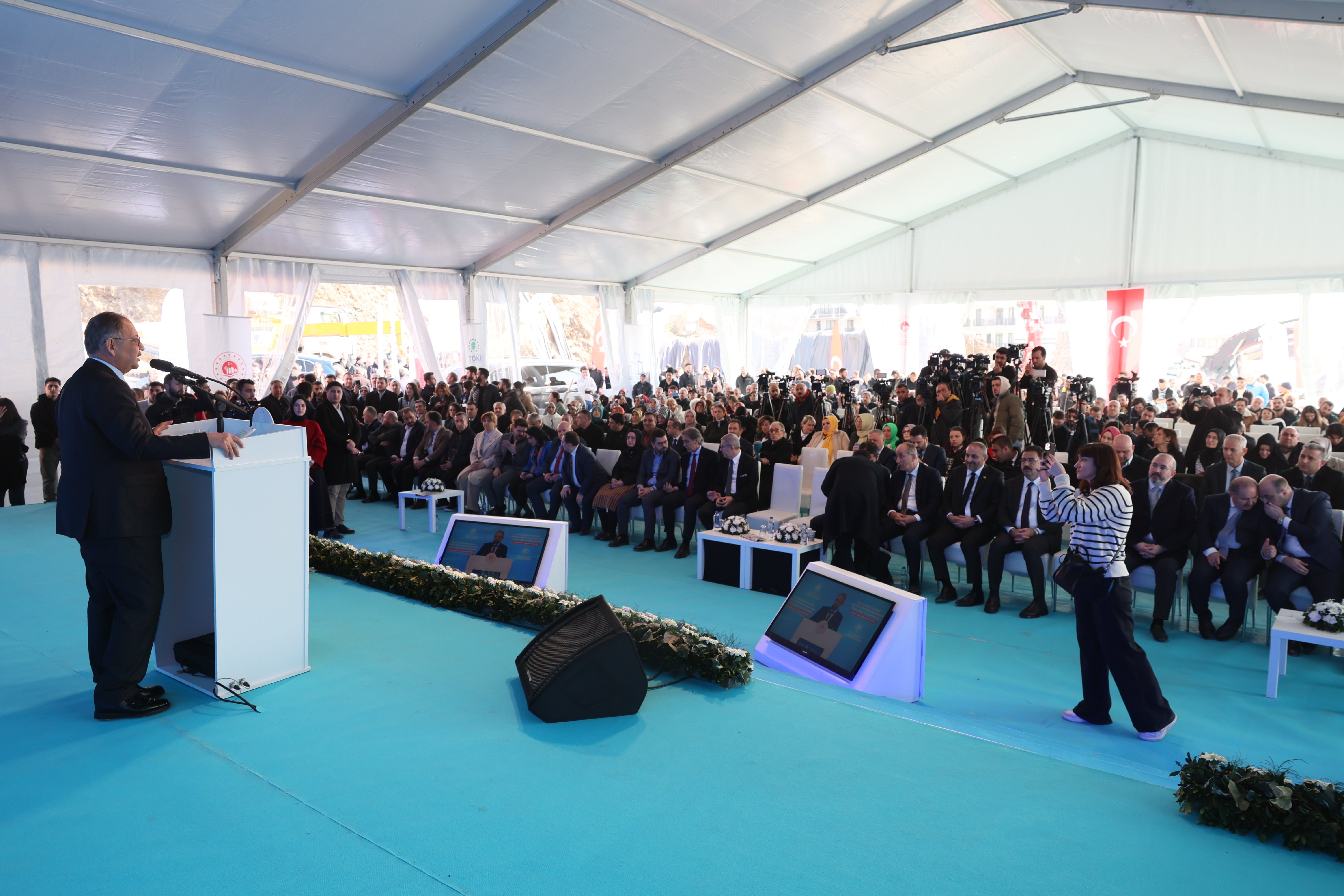 BAKAN MEHMET ÖZHASEKİ, İSTANBUL’DA 5.500 BAĞIMSIZ BÖLÜMÜN KENTSEL DÖNÜŞÜM KAPSAMINDA TEMEL ATMA VE YIKIM TÖRENİ’NE KATILDI