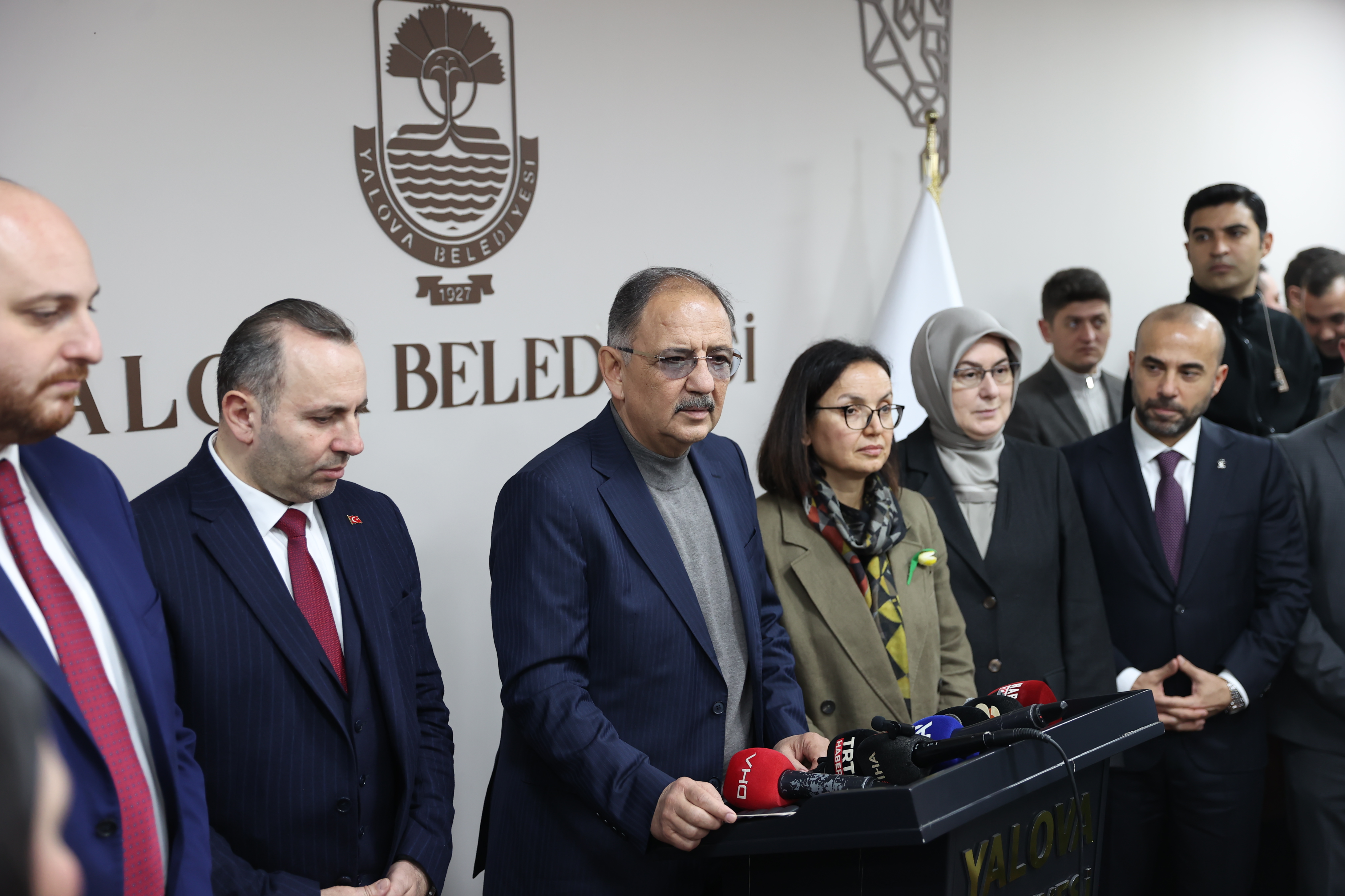 BAKAN MEHMET ÖZHASEKİ, YALOVA’DA KONUŞTU: “TOKİ KENDİSİNİ İSPAT ETTİ VE TÜRKİYE'NİN HER YERİNDE İMZASI VAR”