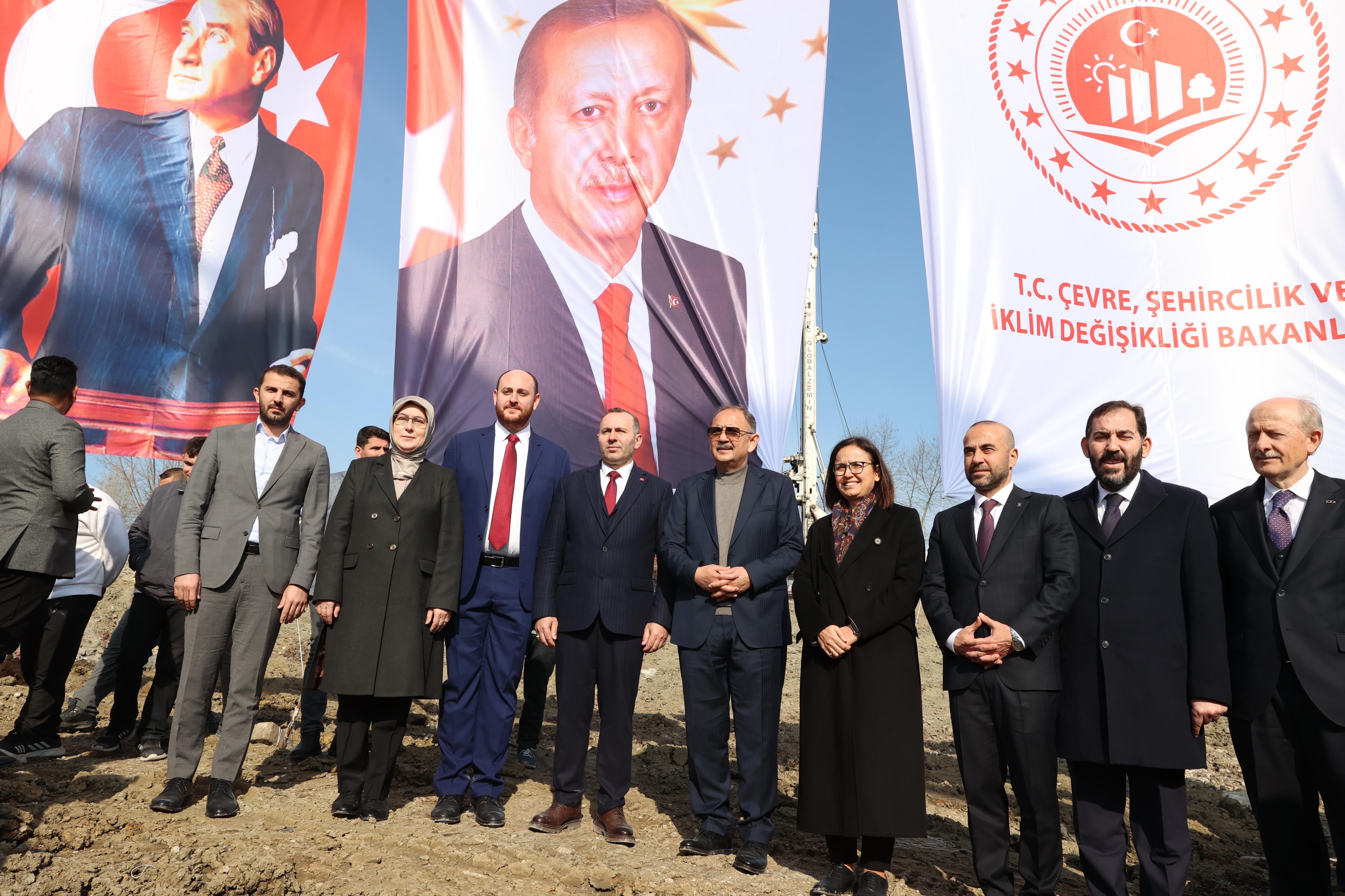 BAKAN MEHMET ÖZHASEKİ, YALOVA’DA KONUŞTU: “TOKİ KENDİSİNİ İSPAT ETTİ VE TÜRKİYE'NİN HER YERİNDE İMZASI VAR”