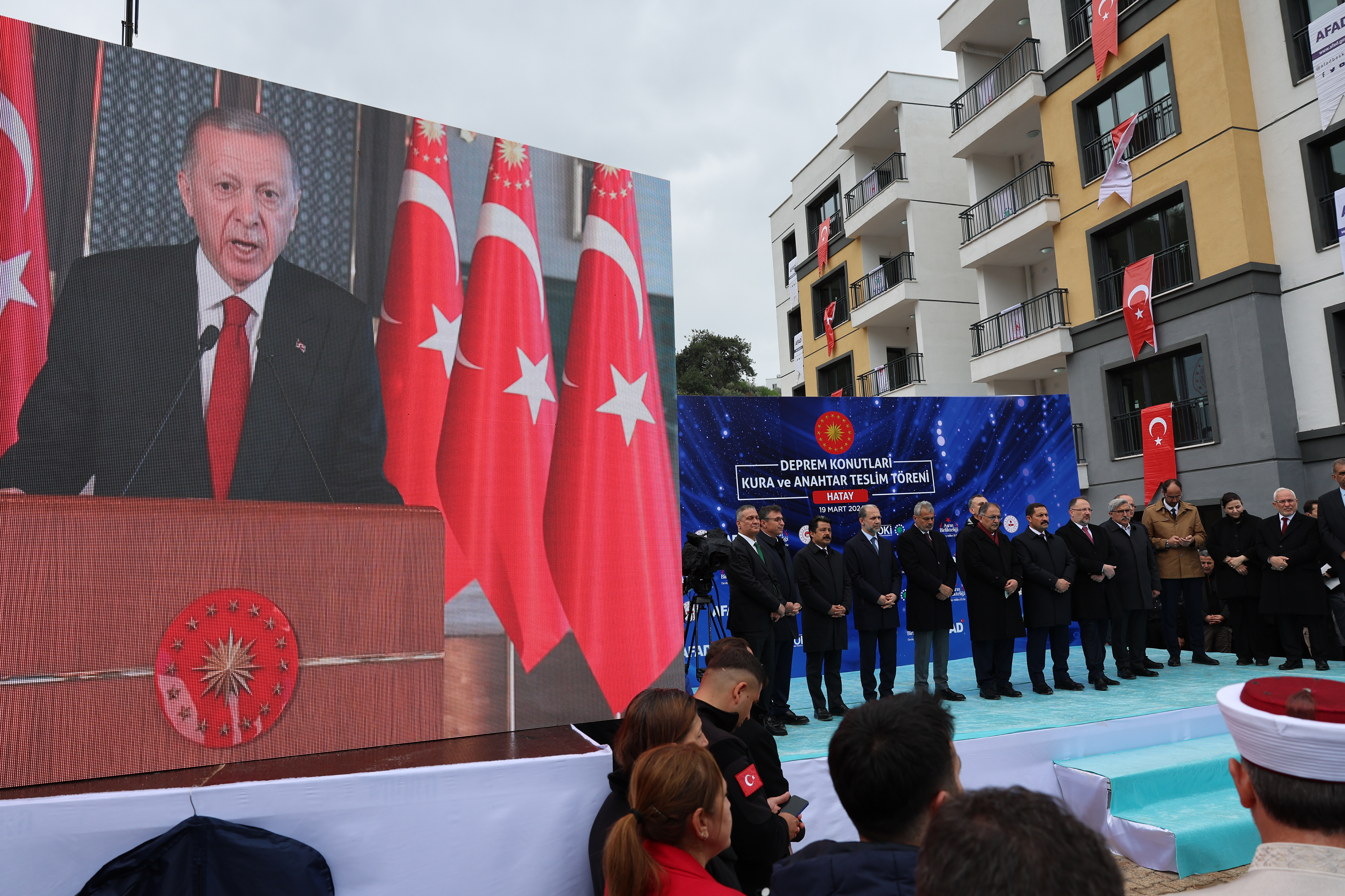 BAKAN MEHMET ÖZHASEKİ: “30 BİN 723 AFET KONUTUNU DAHA HAK SAHİPLERİNE TESLİM ETTİK”