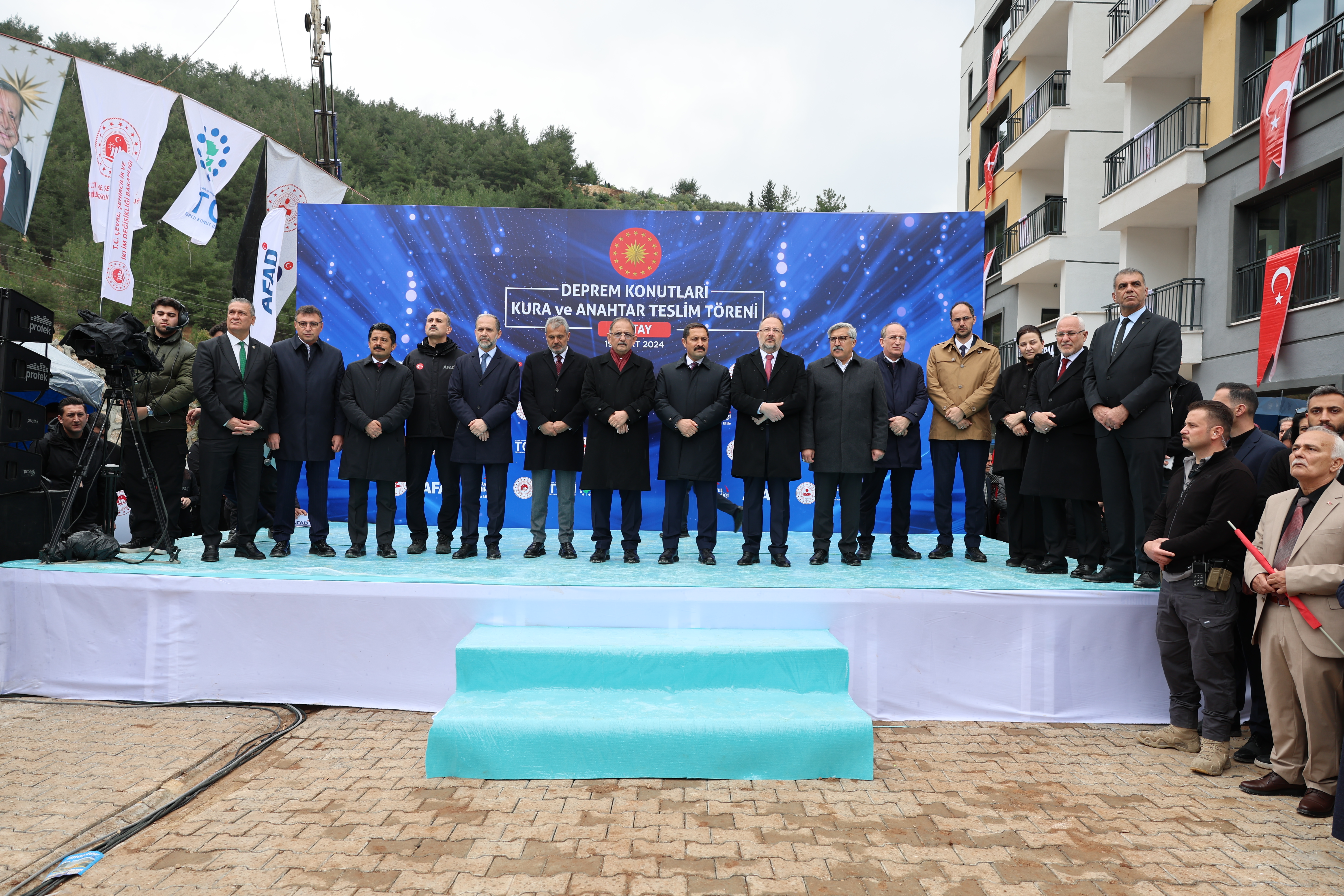 BAKAN MEHMET ÖZHASEKİ: “30 BİN 723 AFET KONUTUNU DAHA HAK SAHİPLERİNE TESLİM ETTİK”