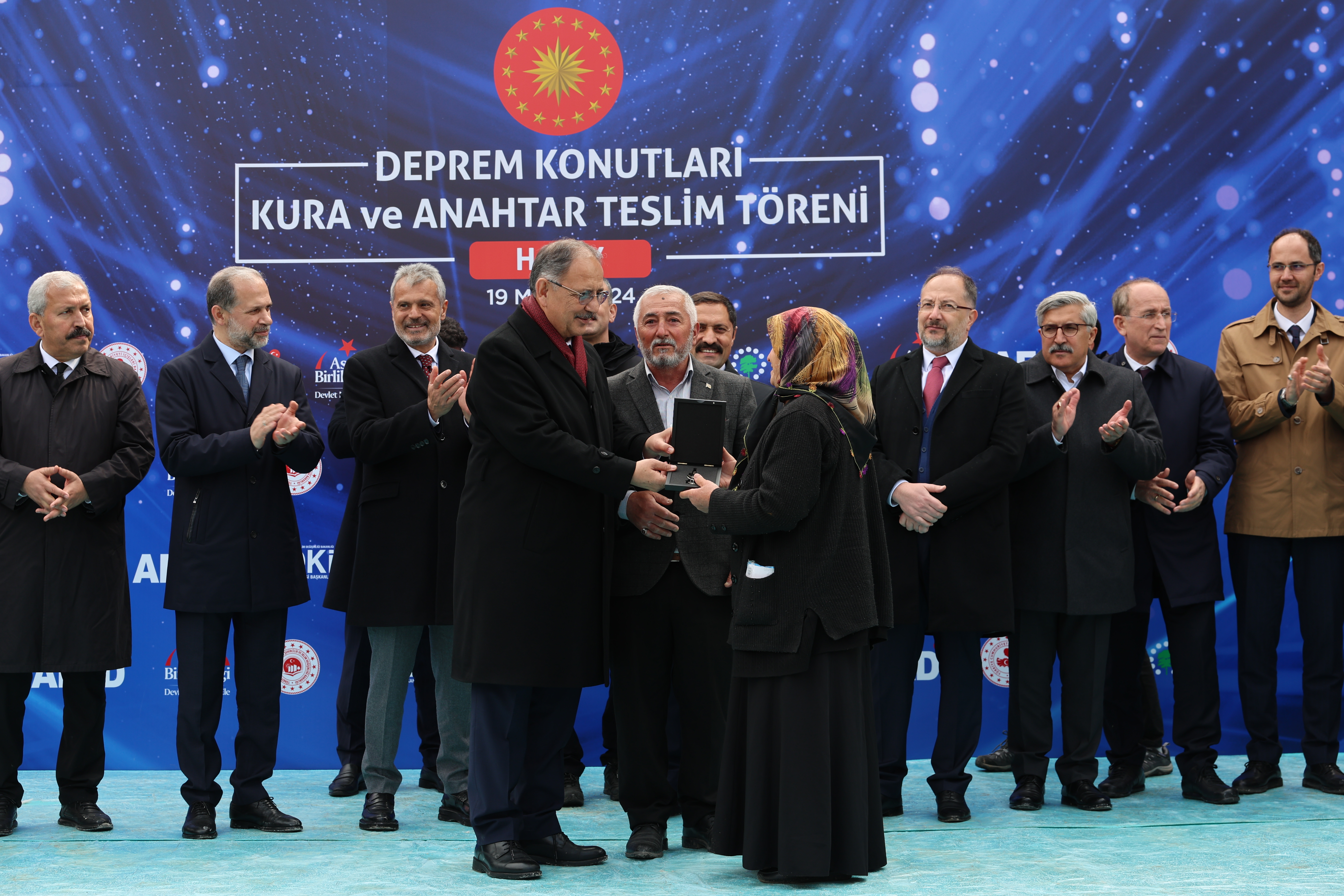 BAKAN MEHMET ÖZHASEKİ: “30 BİN 723 AFET KONUTUNU DAHA HAK SAHİPLERİNE TESLİM ETTİK”