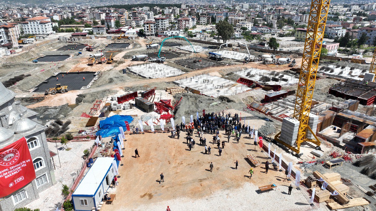 BAKAN MEHMET ÖZHASEKİ’DEN ‘KENTSEL DÖNÜŞÜM’ ÇAĞRISI: “KENTSEL DÖNÜŞÜME ENGEL OLMAK İSTEYEN BELLİ KESİMLERE PRİM VERMEYİN”