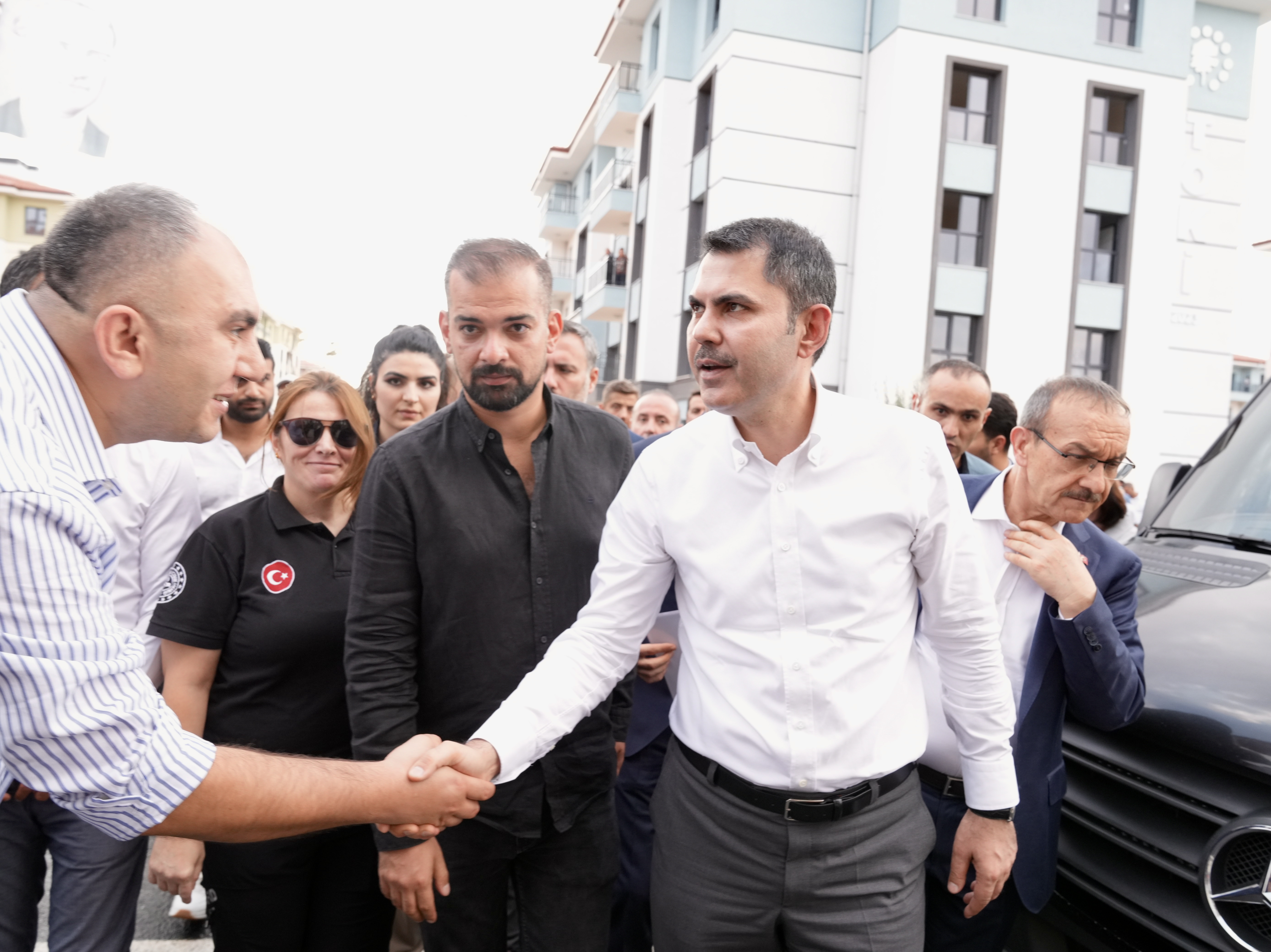 BAKAN MURAT KURUM, MALATYA’DA DEPREMZELERLE BİR ARAYA GELDİ: TEK ARZUMUZ SİZLERİ YENİ YUVALARINIZDA GÖRMEK