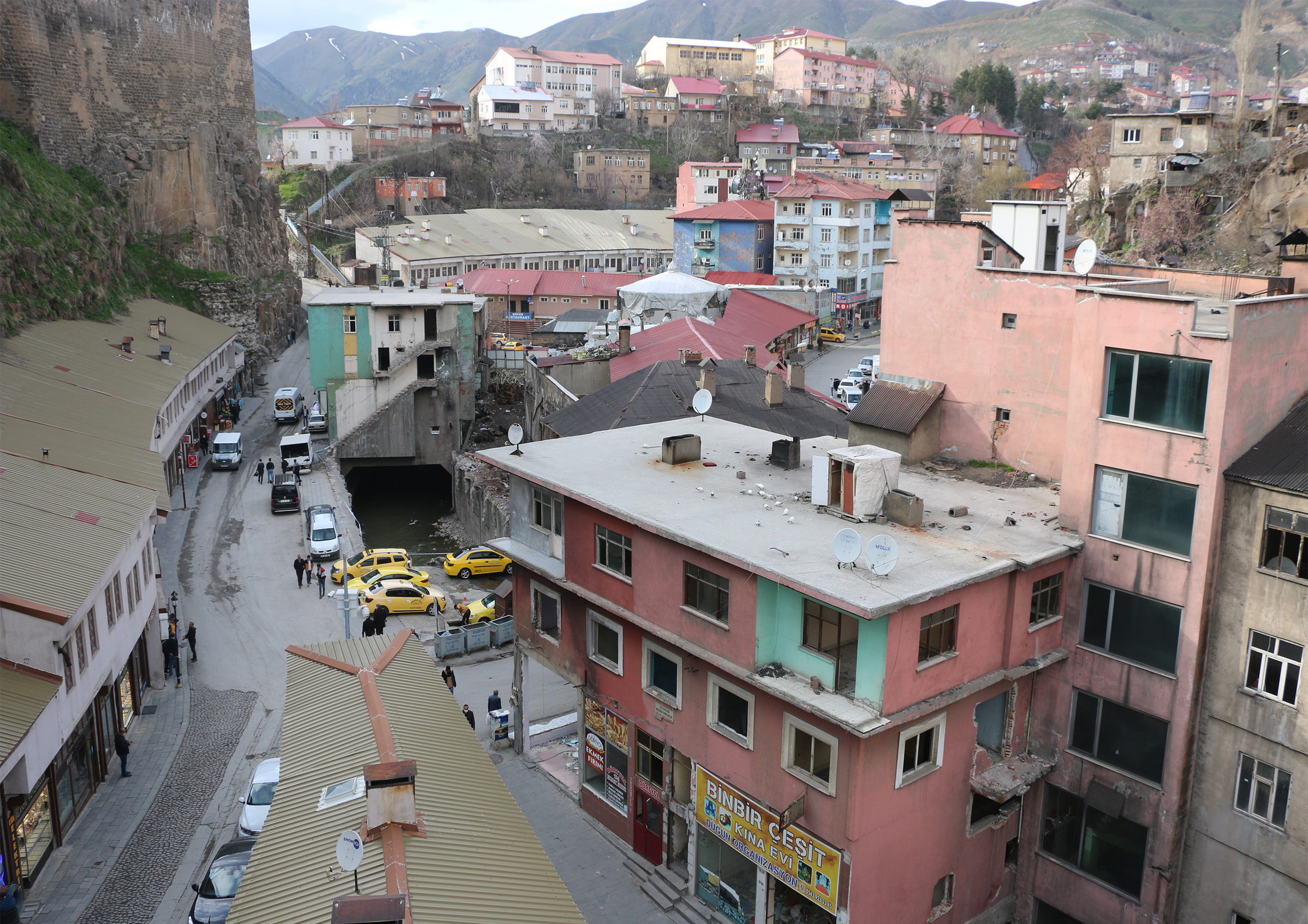 BAKAN MURAT KURUM: KENT MEYDANI PROJESİ BİTLİS'İN ÇEHRESİNİ DEĞİŞTİRDİ