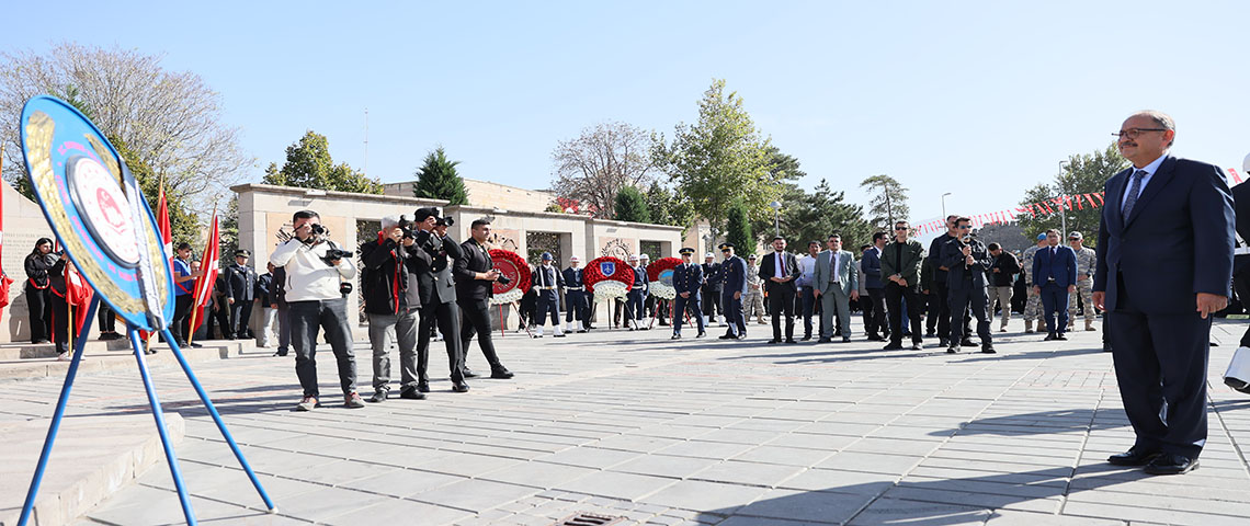 BAKAN ÖZHASEKİ: “FİLİSTİN’DE BÜYÜK BİR ZULÜM VAR”