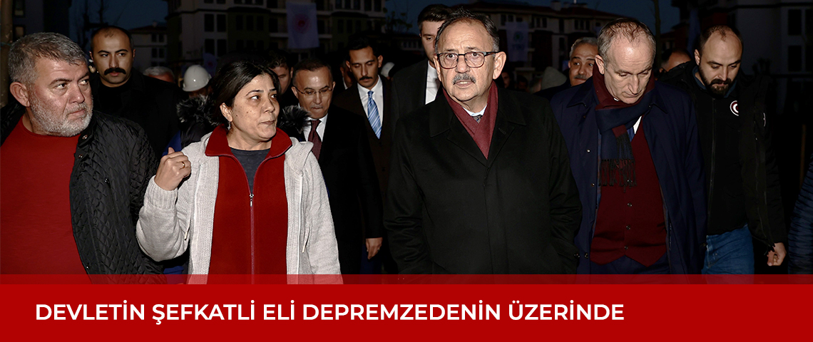 BAKAN ÖZHASEKİ ‘EŞİMİN, ÇOCUĞUMUN MEZARINA YAKIN OTURMAK İSTİYORUM’ DİYEN DEPREMZEDE KADINLARIN İSTEĞİNİ GERİ ÇEVİRMEDİ