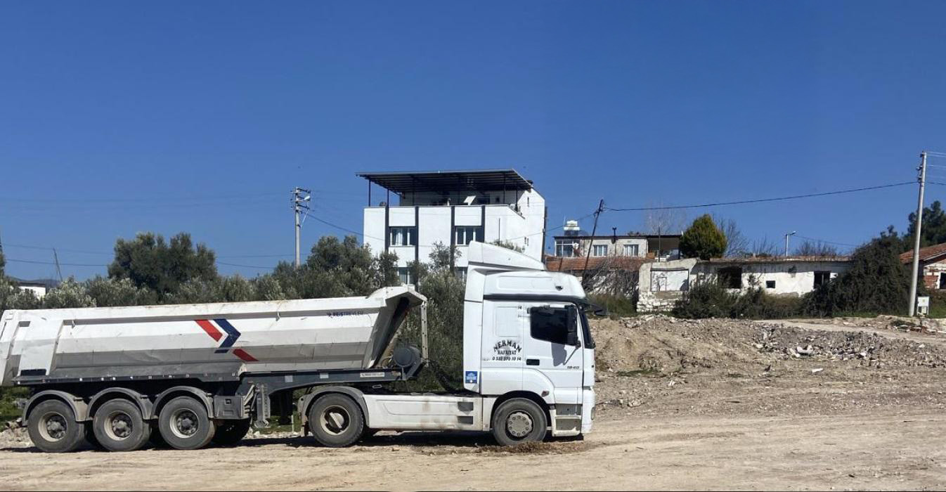 BAKANLIKTAN ESKİ KURŞUN GERİ KAZANIM FABRİKASININ ATIKLARIYLA ÇEVREYİ KİRLETEN 2 HAFRİYAT ŞİRKETİNE CEZA