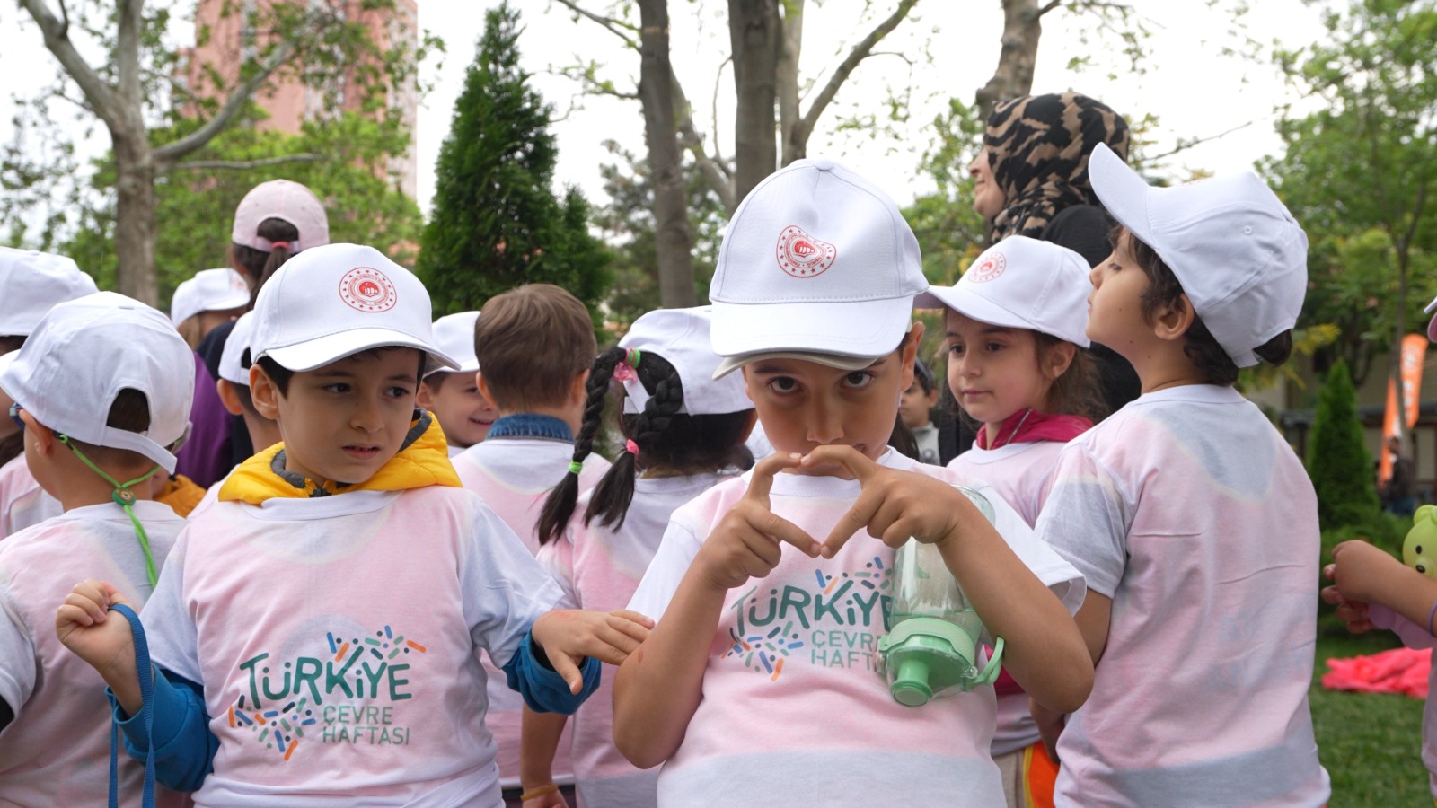 ÇEVRE HAFTASI 81 İLDE “ÇEVRENE İYİ BAK” SLOGANIYLA KUTLANIYOR