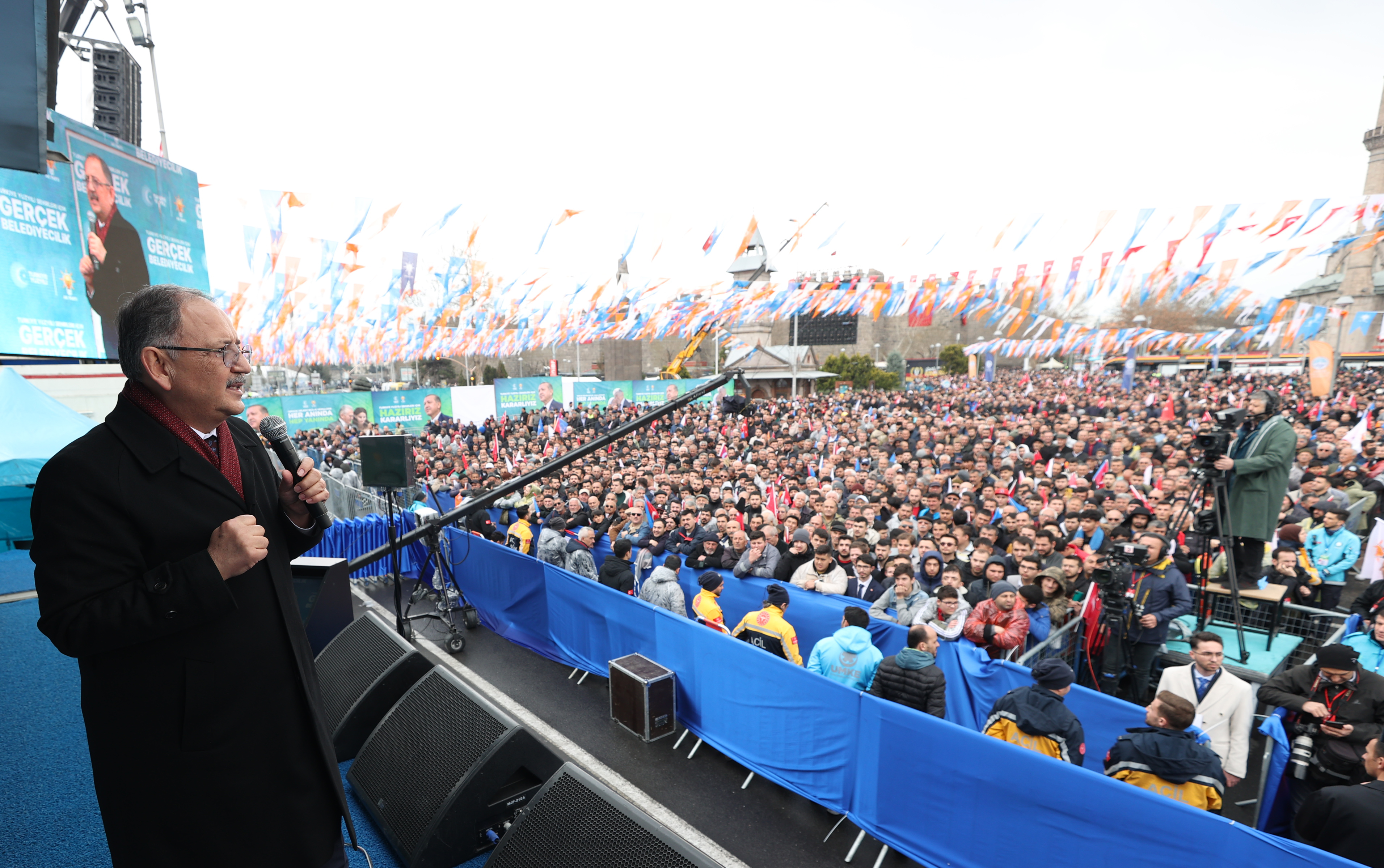 ÇEVRE, ŞEHİRCİLİK VE İKLİM DEĞİŞİKLİĞİ BAKANI MEHMET ÖZHASEKİ: “TÜRKİYE’DE AYAK BASMADIK YER BIRAKMADIK”