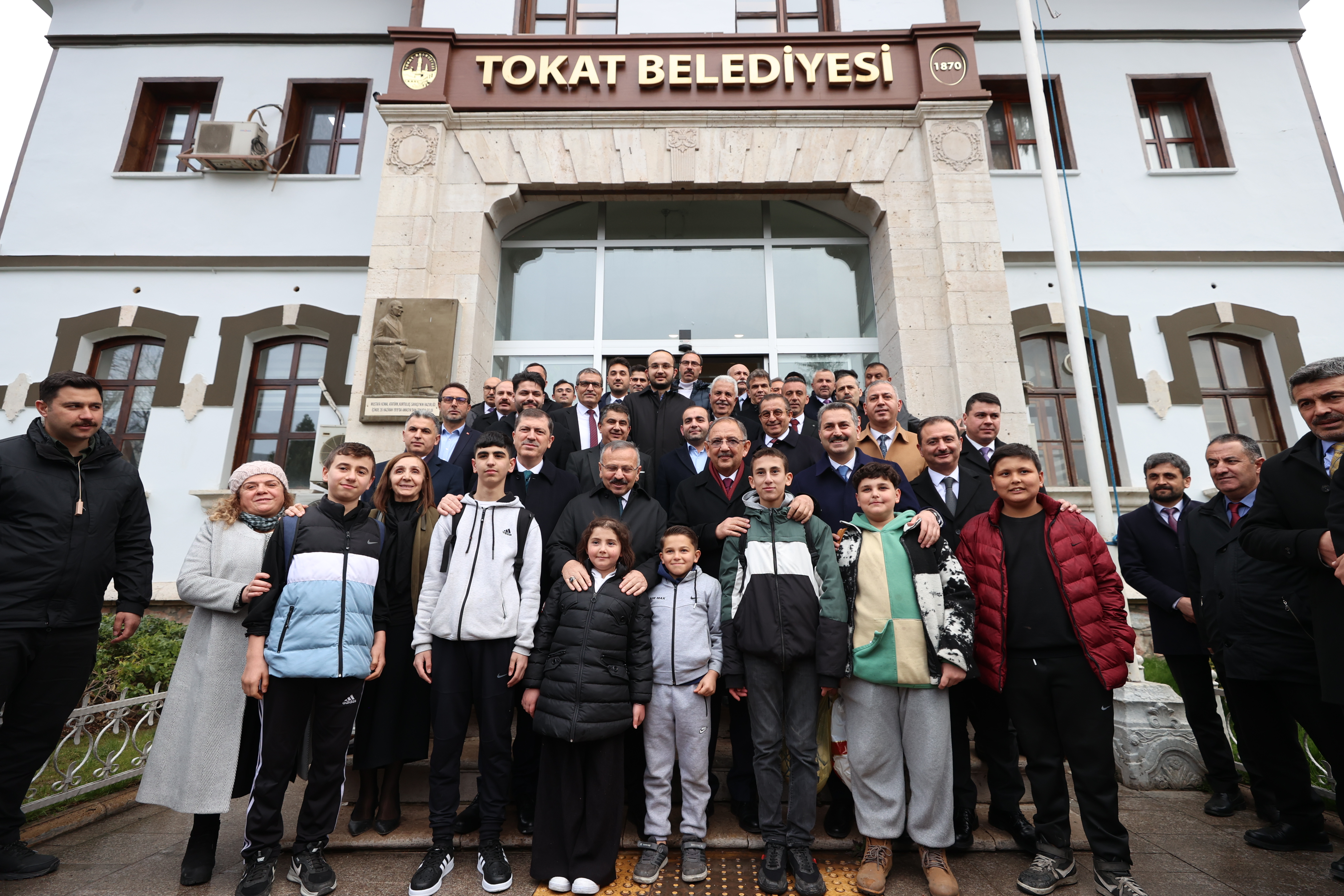 ÇEVRE, ŞEHİRCİLİK VE İKLİM DEĞİŞİKLİĞİ BAKANI MEHMET ÖZHASEKİ’DEN TOKATLILARA KENTSEL DÖNÜŞÜM MÜJDESİ: “GEREKİRSE TOKİ’MİZ YAPAR”