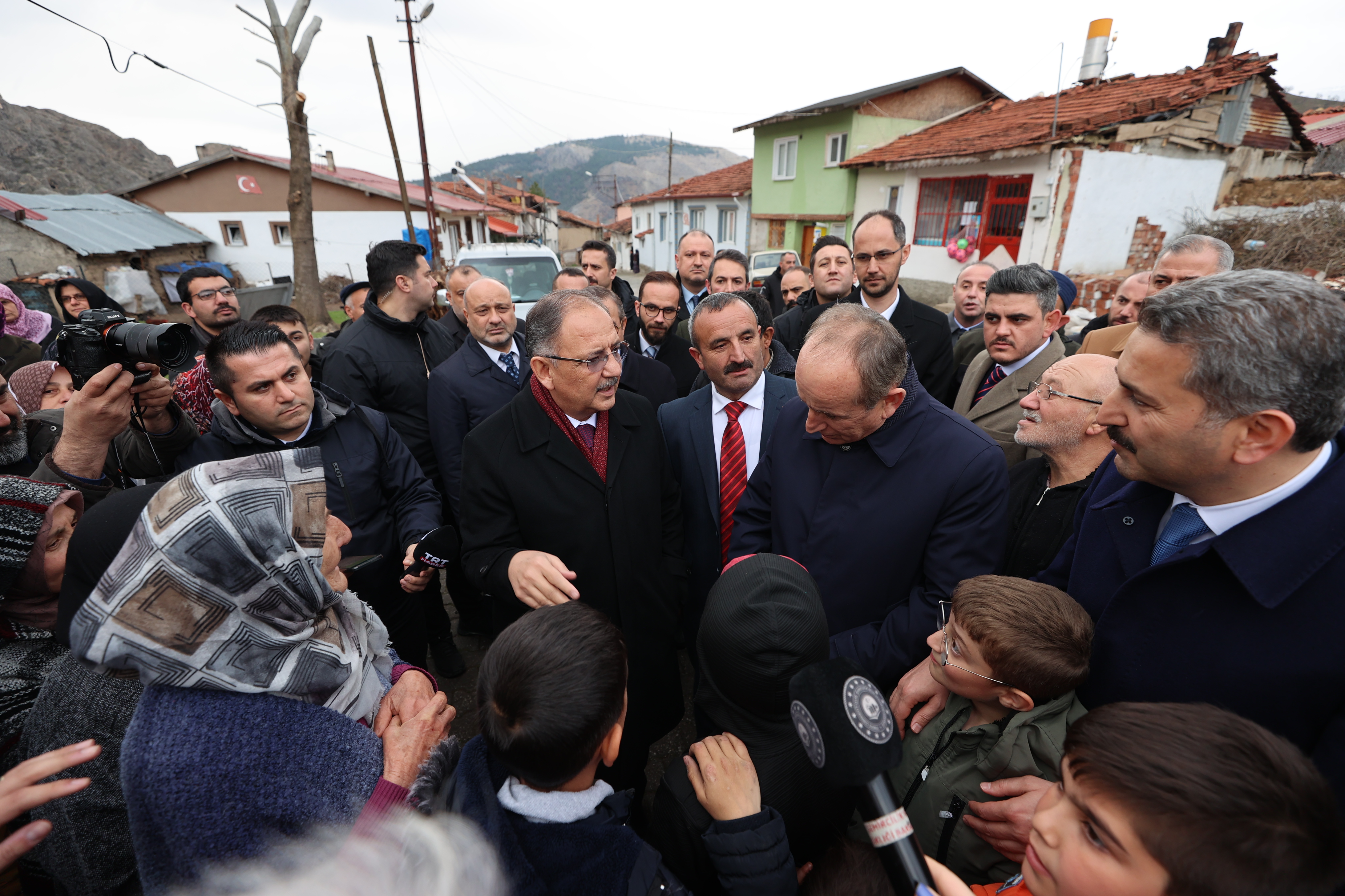 ÇEVRE, ŞEHİRCİLİK VE İKLİM DEĞİŞİKLİĞİ BAKANI MEHMET ÖZHASEKİ’DEN TOKATLILARA KENTSEL DÖNÜŞÜM MÜJDESİ: “GEREKİRSE TOKİ’MİZ YAPAR”