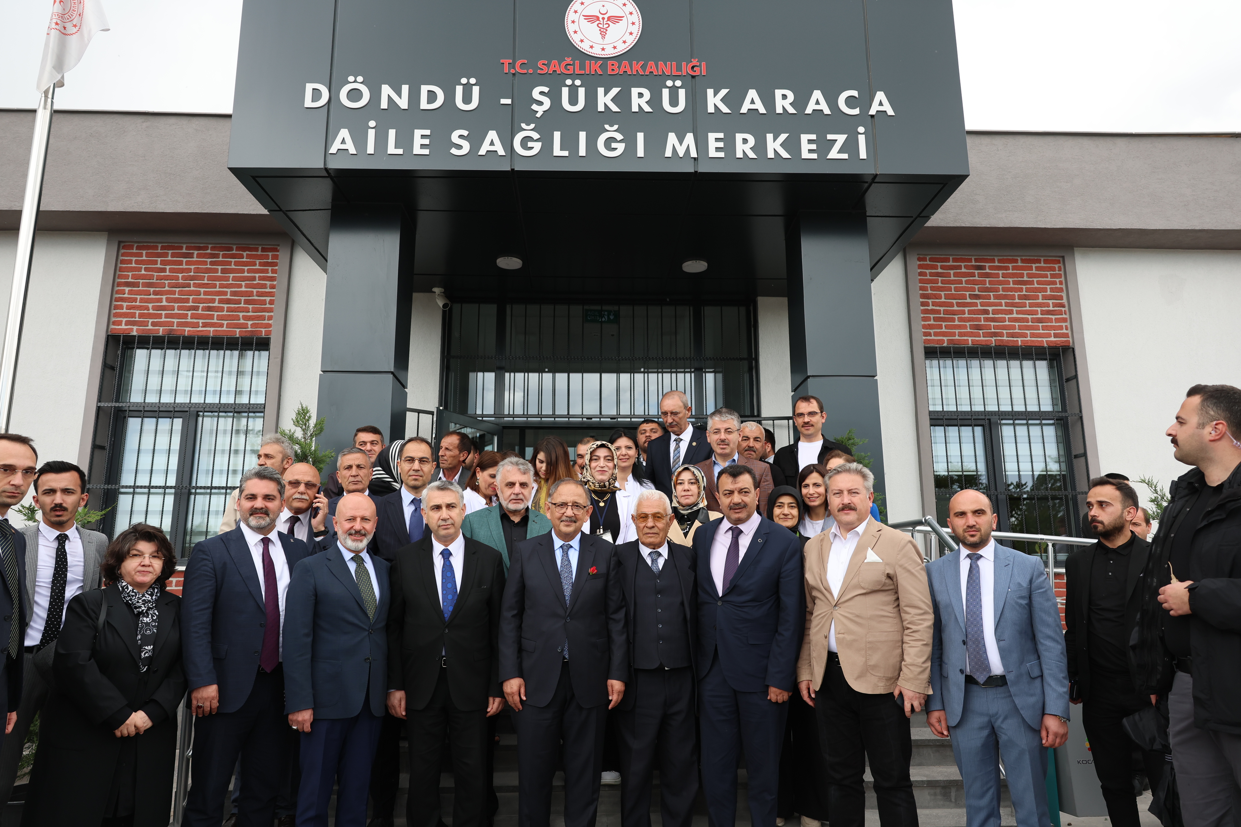 ÇEVRE, ŞEHİRCİLİK VE İKLİM DEĞİŞİKLİĞİ BAKANI MEHMET ÖZHASEKİ, KAYSERİ’DE AÇILIŞ PROGRAMLARINA KATILDI BAKAN MEHMET ÖZHASEKİ: “YILLARDIR HÜKÜMET OLARAK EĞİTİME ÖNEM VERİYOR VE BÜYÜK YATIRIMLAR YAPIYORUZ”