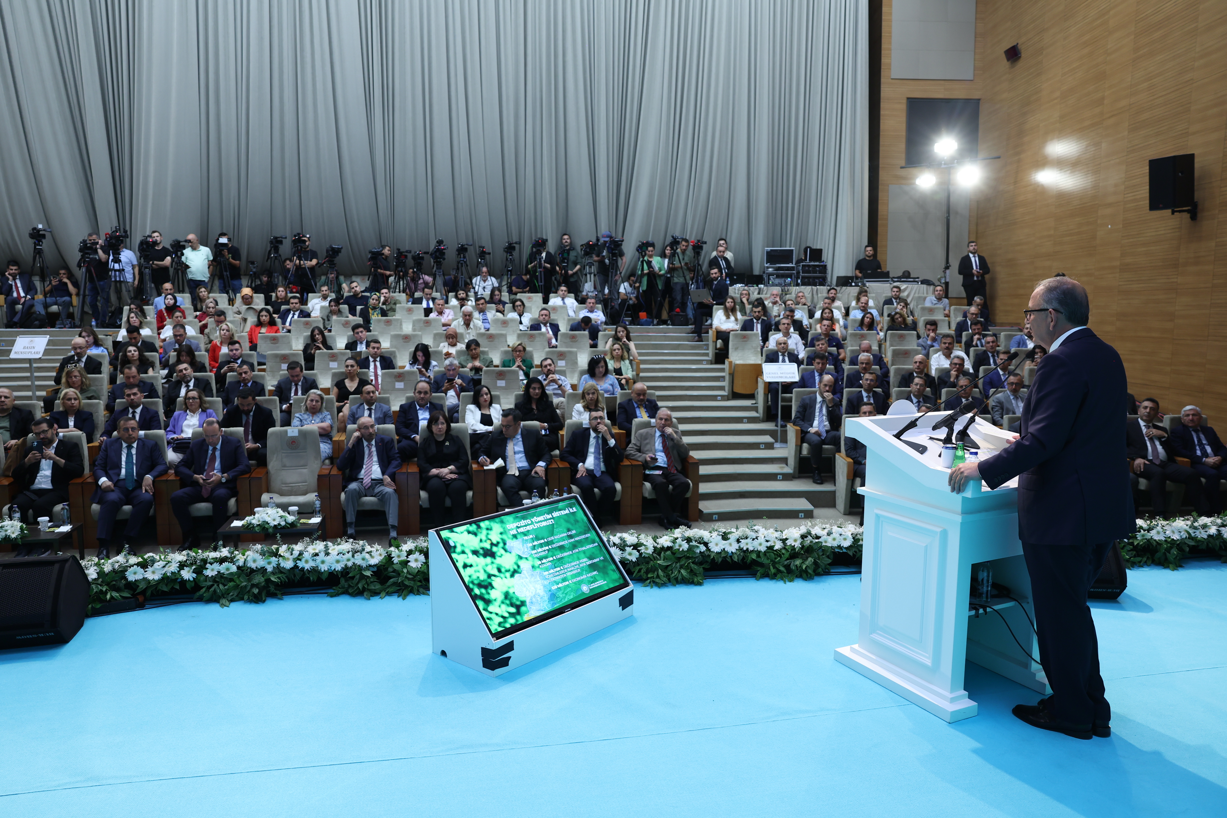 ÇEVRE, ŞEHİRCİLİK VE İKLİM DEĞİŞİKLİĞİ BAKANI MEHMET ÖZHASEKİ,  BAKANLIĞIN YENİ ÇEVRE PROJELERİNİ AÇIKLADI: “YEŞİL VATAN’IMIZIN VE MAVİ VATAN’IMIZIN KİRLETİLMESİNE İZİN VERMEYECEĞİZ, GELECEK NESİLLERE TERTEMİZ DENİZ, TERTEMİZ ÇEVRE BIRAKACAĞIZ”