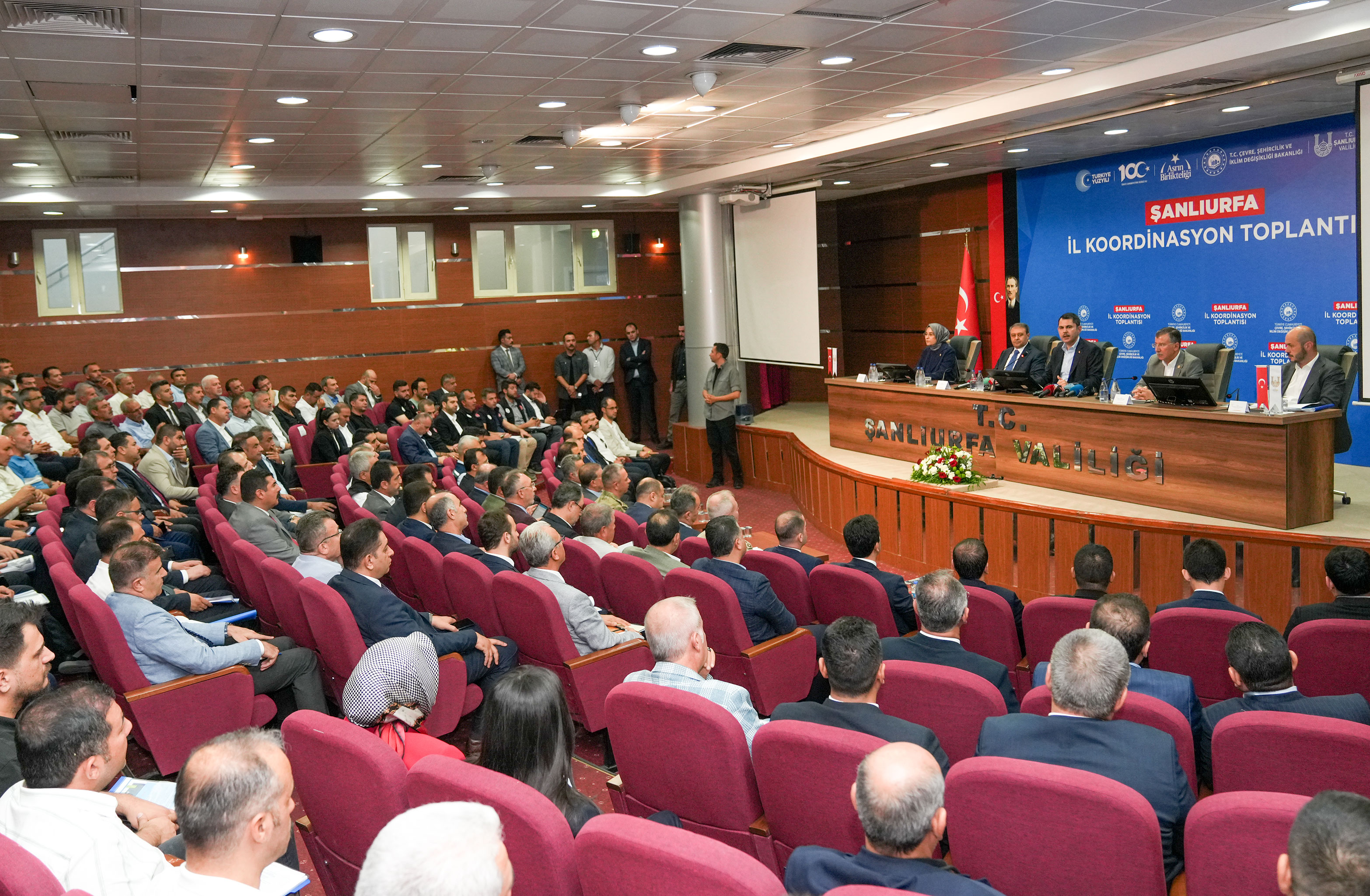 ÇEVRE, ŞEHİRCİLİK VE İKLİM DEĞİŞİKLİĞİ BAKANI MURAT KURUM, DEPREM BÖLGESİNE YÖNELİK TEMASLARINI ŞANLIURFA’DA SÜRDÜRDÜ