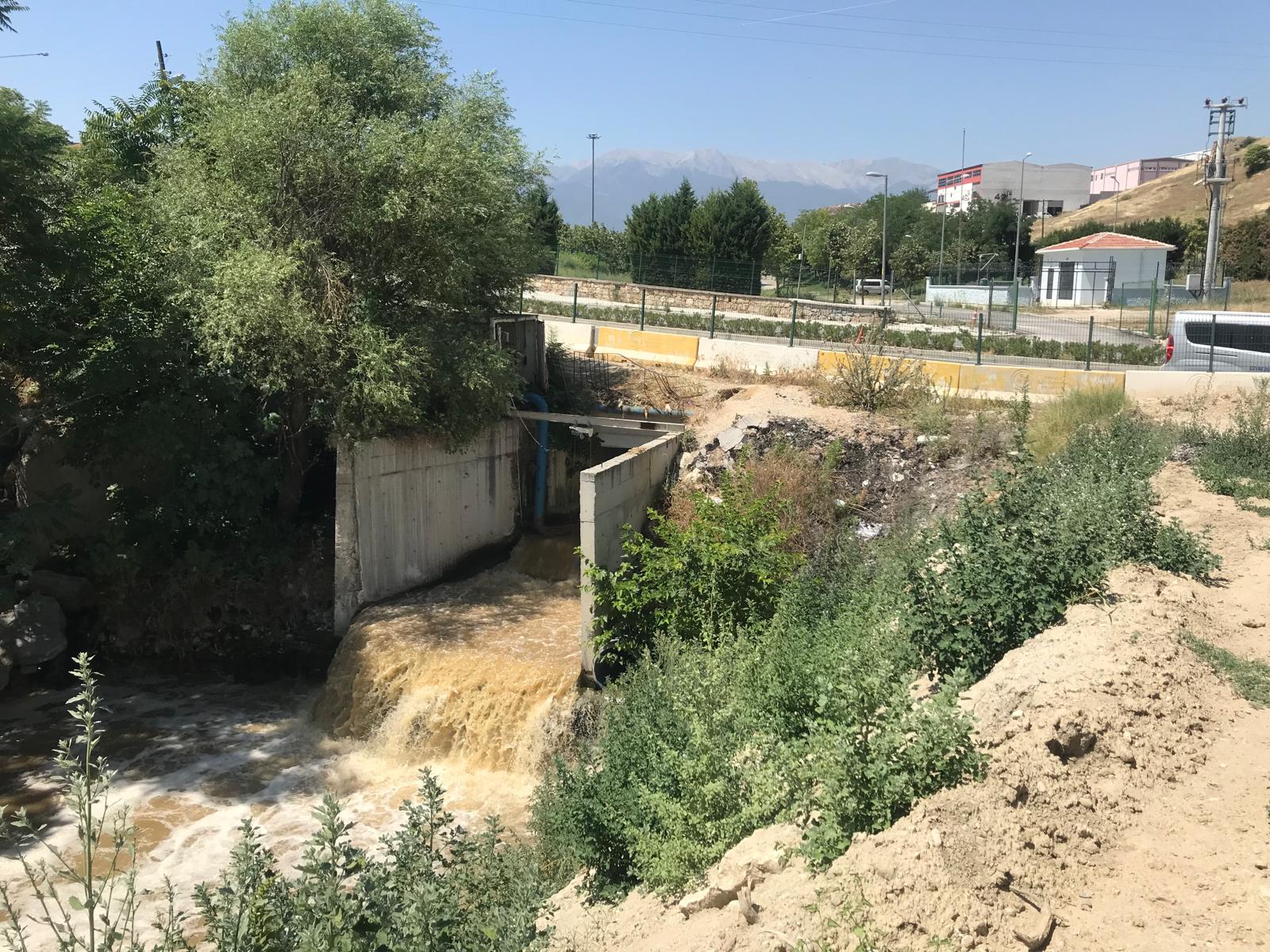 ÇİFTÇİNİN SULAMA SUYUNU KİRLETEN BELEDİYEYE 1,6 MİLYON TL CEZA