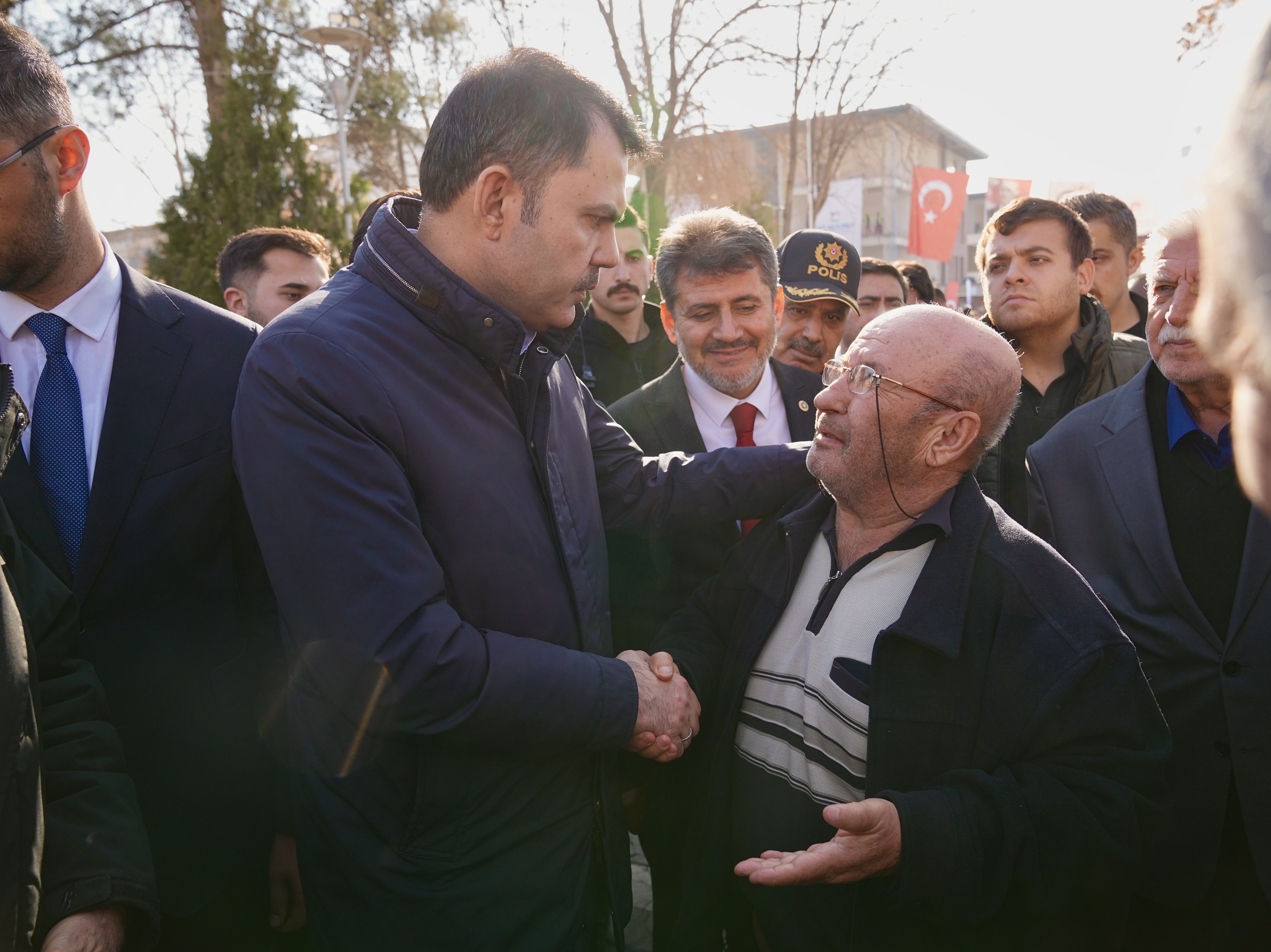 “ÇÖZERSE DEPREM BÖLGESİNİN KARA MURAT’I ÇÖZER”