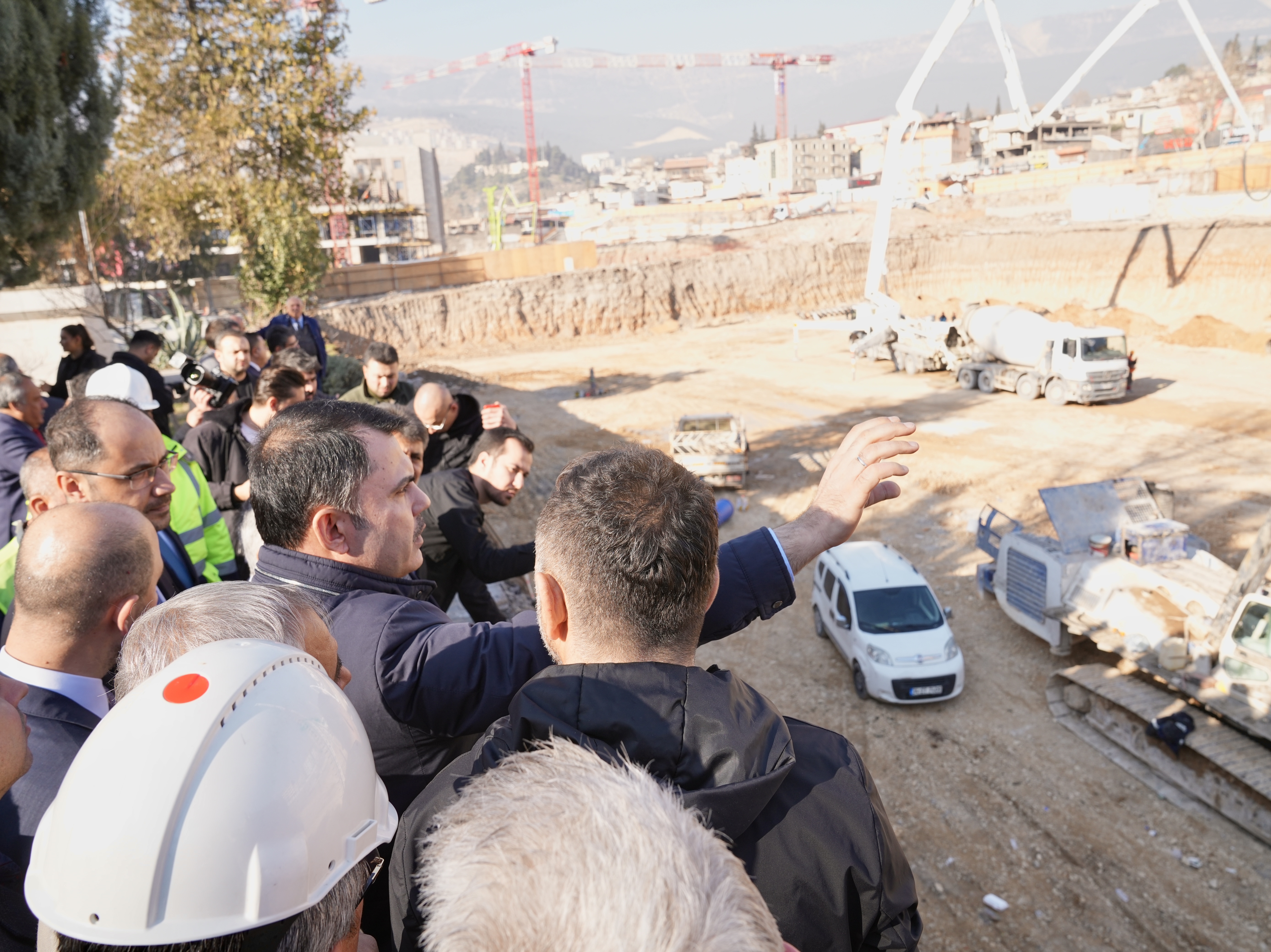 “ÇÖZERSE DEPREM BÖLGESİNİN KARA MURAT’I ÇÖZER”