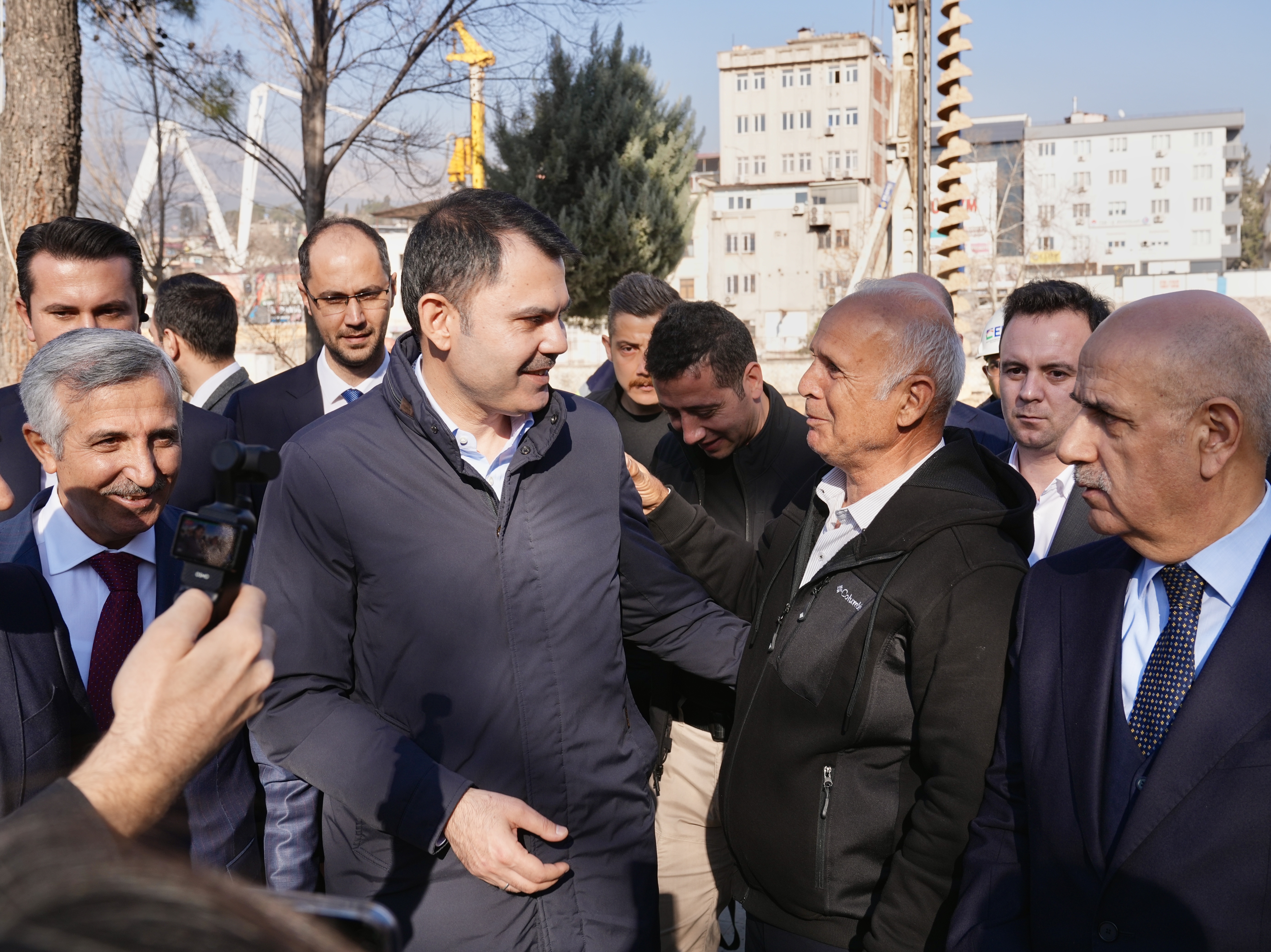 “ÇÖZERSE DEPREM BÖLGESİNİN KARA MURAT’I ÇÖZER”