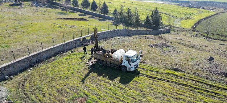 BAKAN KURUM: “BİLİMSEL RAPORLARLA EN DOĞRU, EN SAĞLAM ZEMİN BELİRLENECEK VE BUNA GÖRE KONUTLARIN İNŞAATINA BAŞLANACAKTIR”