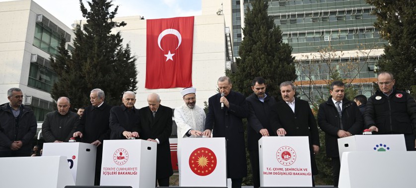 BAKAN KURUM: 11 İLİMİZİ YENİDEN AYAĞA KALDIRMAK İÇİN GECE-GÜNDÜZ DEMEDEN ÇALIŞACAĞIZ