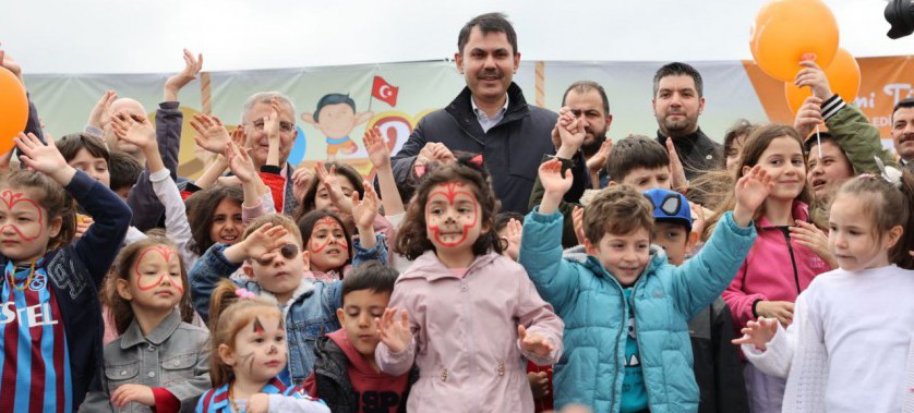 BAKAN KURUM: BUGÜN 23 NİSAN GAZİ MUSTAFA KEMAL’İN SİZLERE BÜTÜN DÜNYA ÇOCUKLARINA ARMAĞAN ETTİĞİ BAYRAMDIR, KIYMETLİ ÇOCUKLAR SEVGİLİ GENÇLER, BAYRAMINIZ KUTLU OLSUN