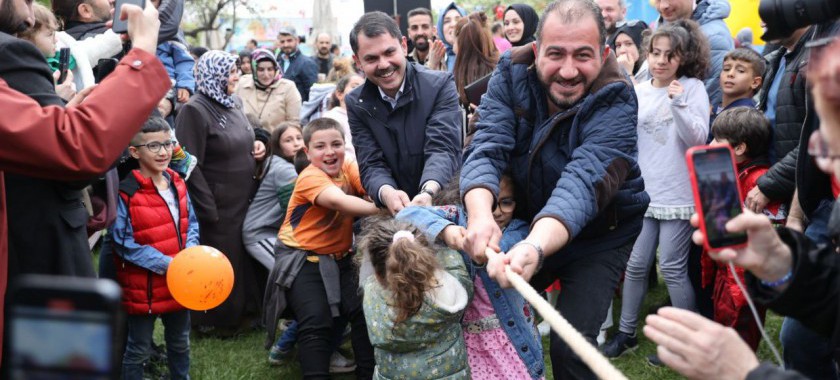 BAKAN KURUM: BUGÜN 23 NİSAN GAZİ MUSTAFA KEMAL’İN SİZLERE BÜTÜN DÜNYA ÇOCUKLARINA ARMAĞAN ETTİĞİ BAYRAMDIR, KIYMETLİ ÇOCUKLAR SEVGİLİ GENÇLER, BAYRAMINIZ KUTLU OLSUN