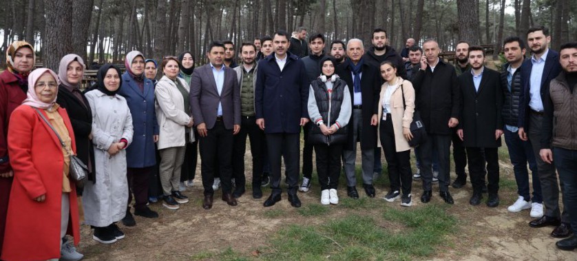 BAKAN KURUM, ÜMRANİYE'DE GENÇLERLE SKUTER KULLANDI