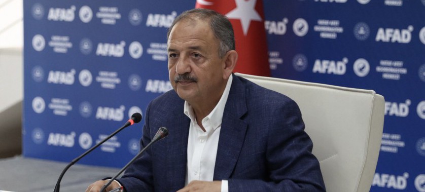 BAKAN ÖZHASEKİ: BÜTÜN YARALARI SARINCAYA, ZARARLARI TELAFİ EDİNCEYE KADAR BURADAYIZ