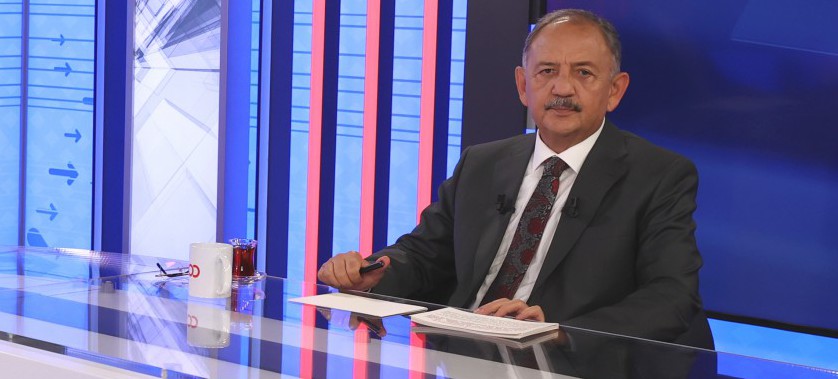 BAKAN ÖZHASEKİ, CANLI YAYINDA ‘YERİNDE DÖNÜŞÜM’ PROJESİ İLE İLGİLİ  MERAK EDİLENLERİ ANLATTI