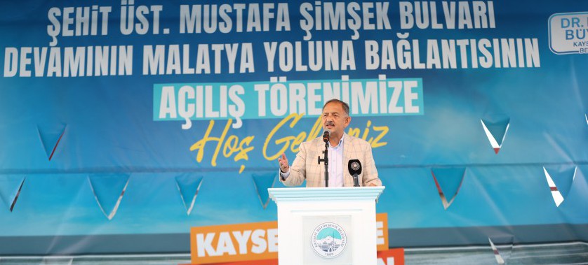 BAKAN ÖZHASEKİ: “BÖLÜNMÜŞ YOLU 6 BİN KİLOMETREDEN 29 BİN KİLOMETREYE ÇIKARDIK”