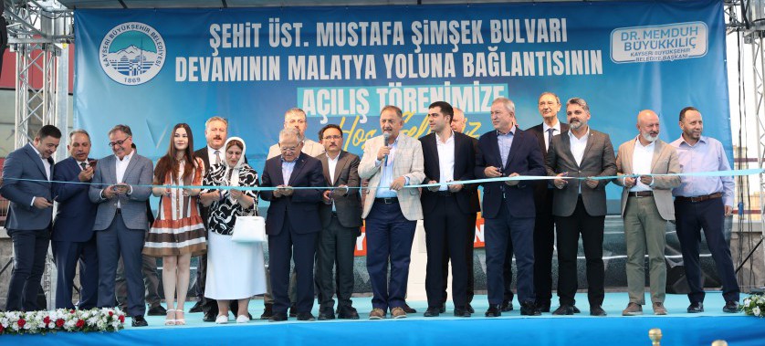 BAKAN ÖZHASEKİ: “BÖLÜNMÜŞ YOLU 6 BİN KİLOMETREDEN 29 BİN KİLOMETREYE ÇIKARDIK”