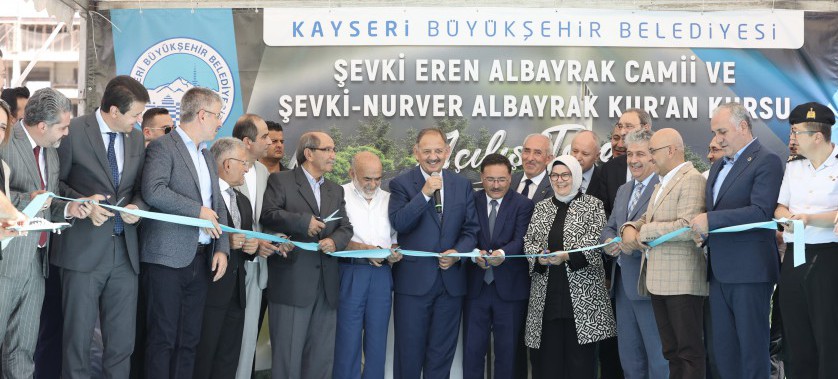 BAKAN ÖZHASEKİ: “CAMİLERİMİZ MEDENİYETİMİZİN VURULMUŞ MÜHÜRLERİDİR”