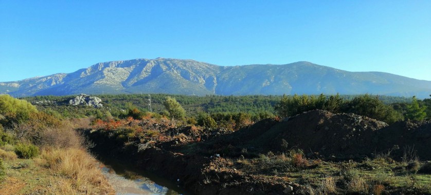 İRİS GÖLÜ'NDE AÇILAN KANALLAR KAPATILACAK