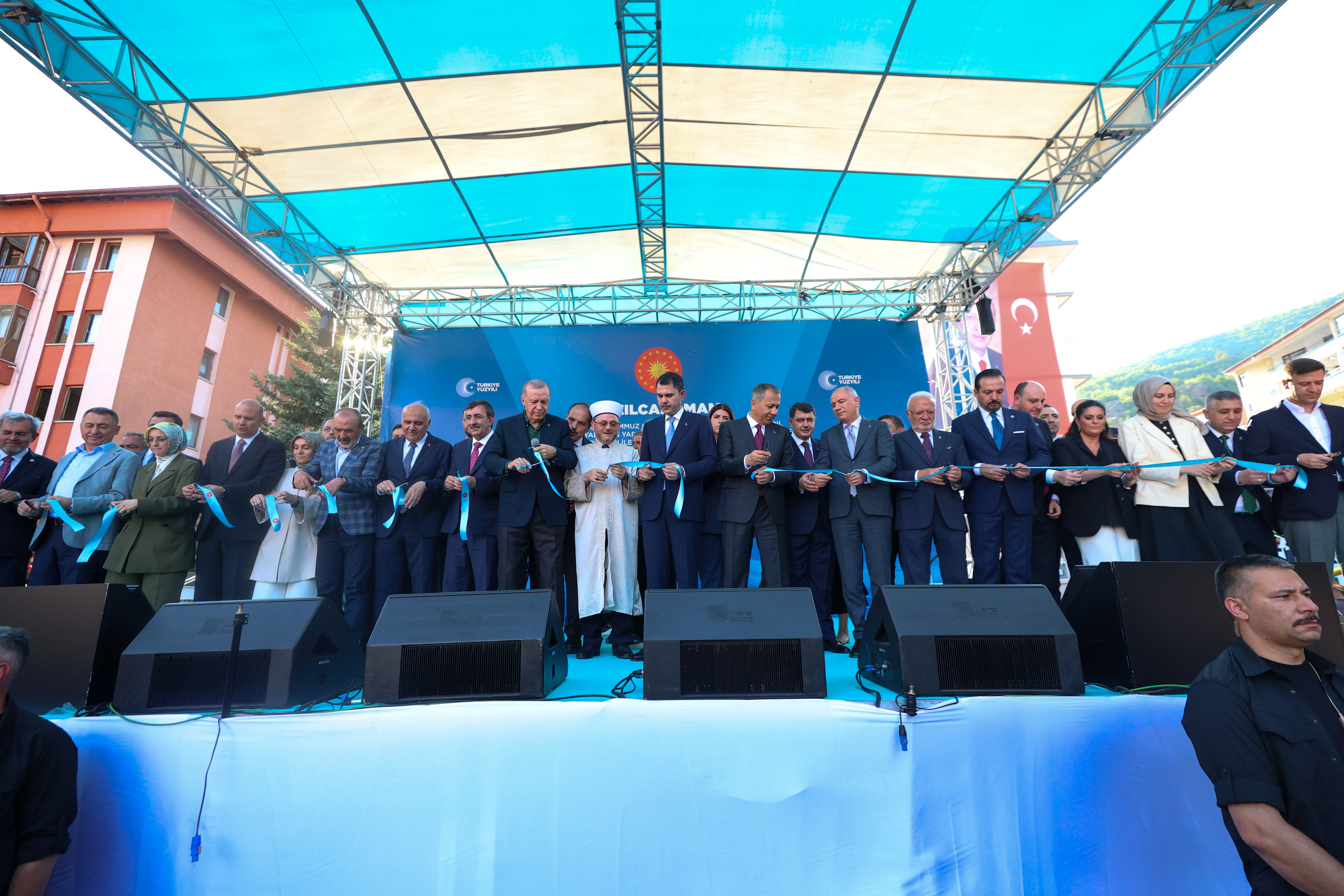 CUMHURBAŞKANI ERDOĞAN VE BAKAN KURUM KIZILCAHAMAM TOPLU AÇILIŞ TÖRENİNE KATILDI