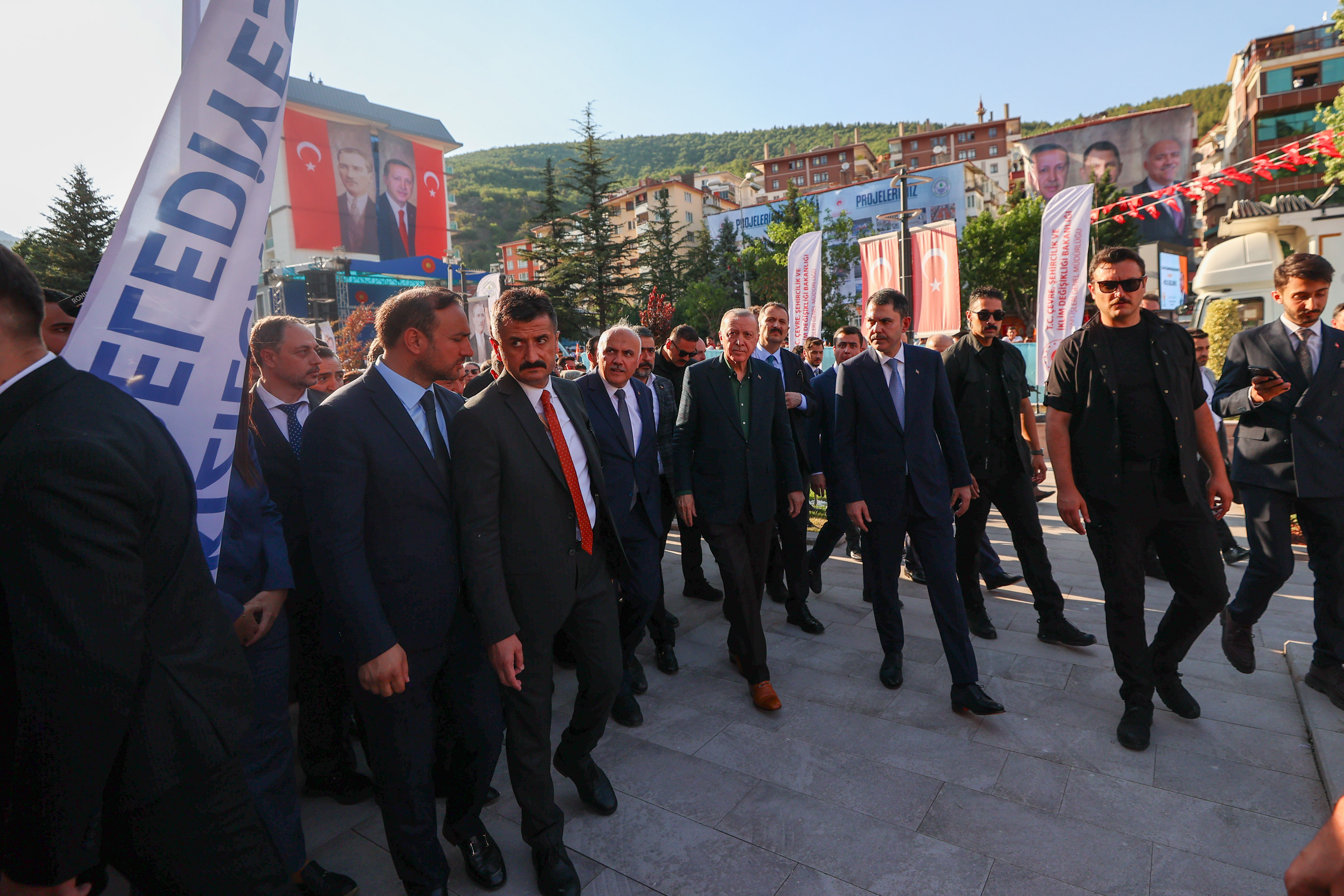 CUMHURBAŞKANI ERDOĞAN VE BAKAN KURUM KIZILCAHAMAM TOPLU AÇILIŞ TÖRENİNE KATILDI