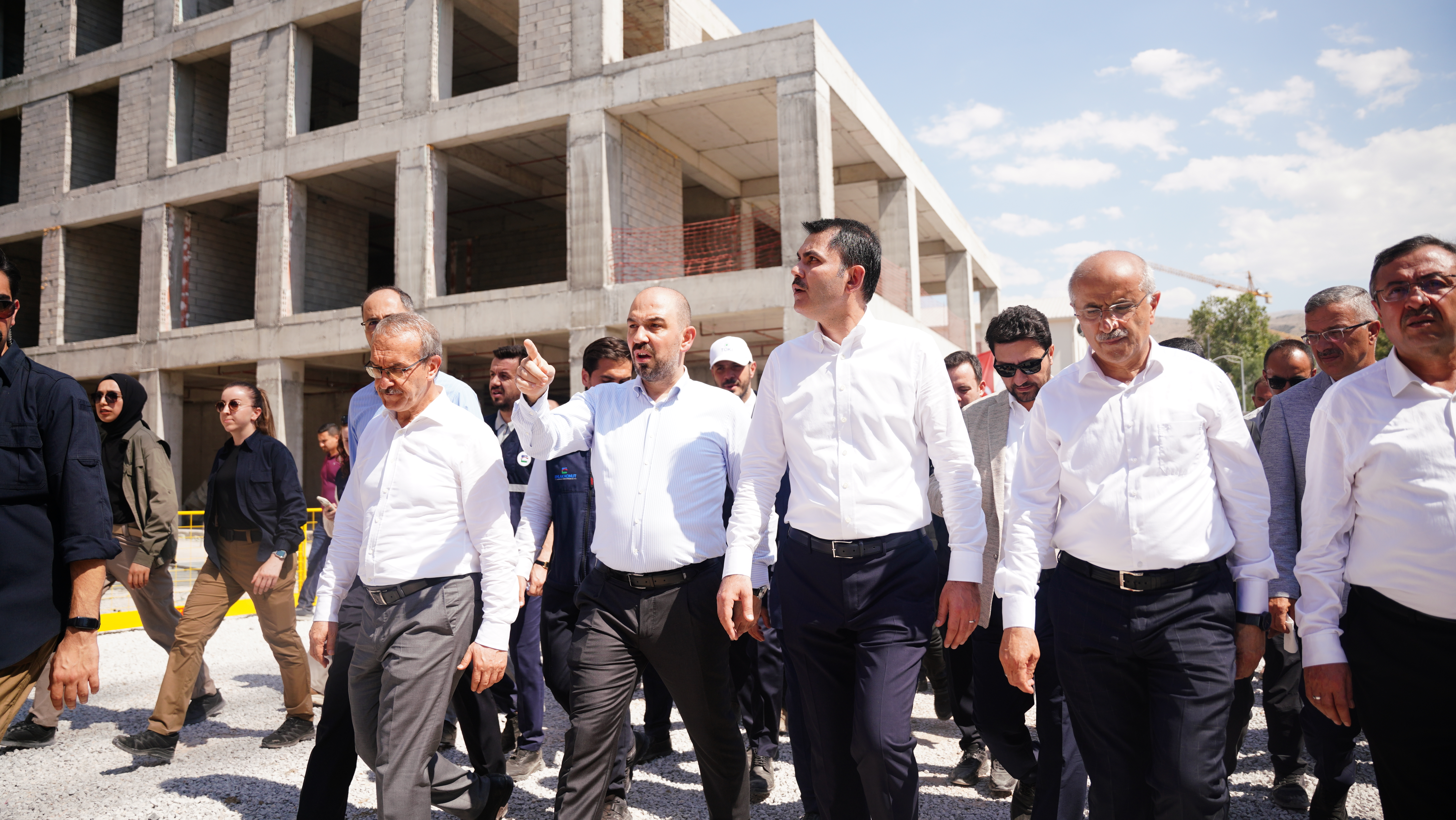 DEPREM BÖLGESİNDE NASIL MI ÇALIŞIYORUZ?