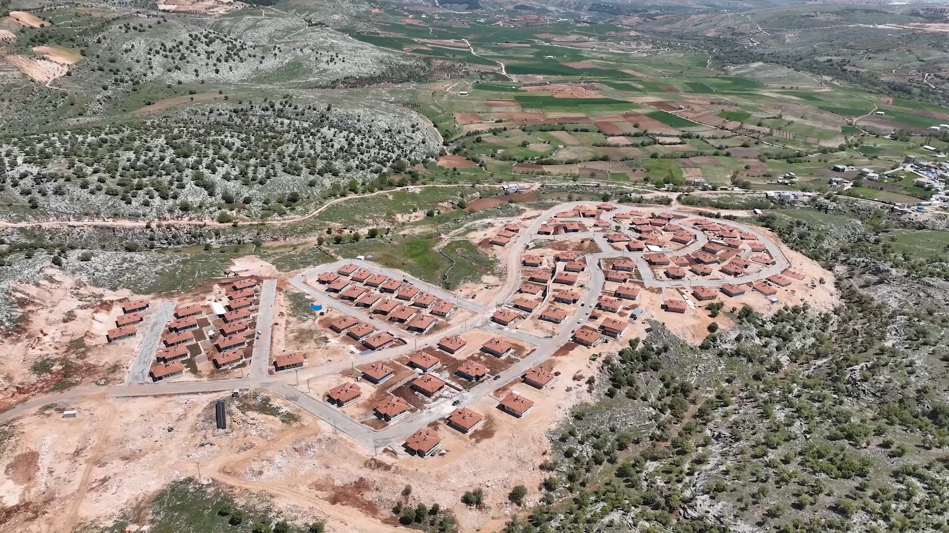 DEPREMZEDE ZELİHA UZUN: YAPAMIYOR DİYENLER BAKSIN; YAPAN NASIL YAPMIŞ