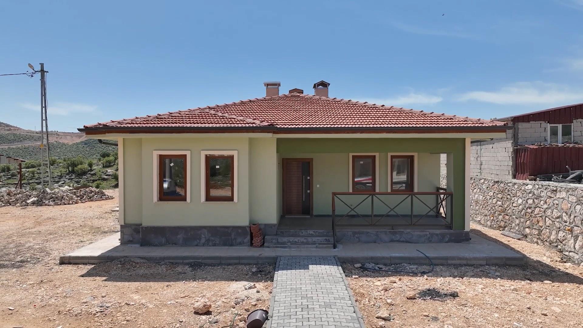 DEPREMZEDE ZELİHA UZUN: YAPAMIYOR DİYENLER BAKSIN; YAPAN NASIL YAPMIŞ