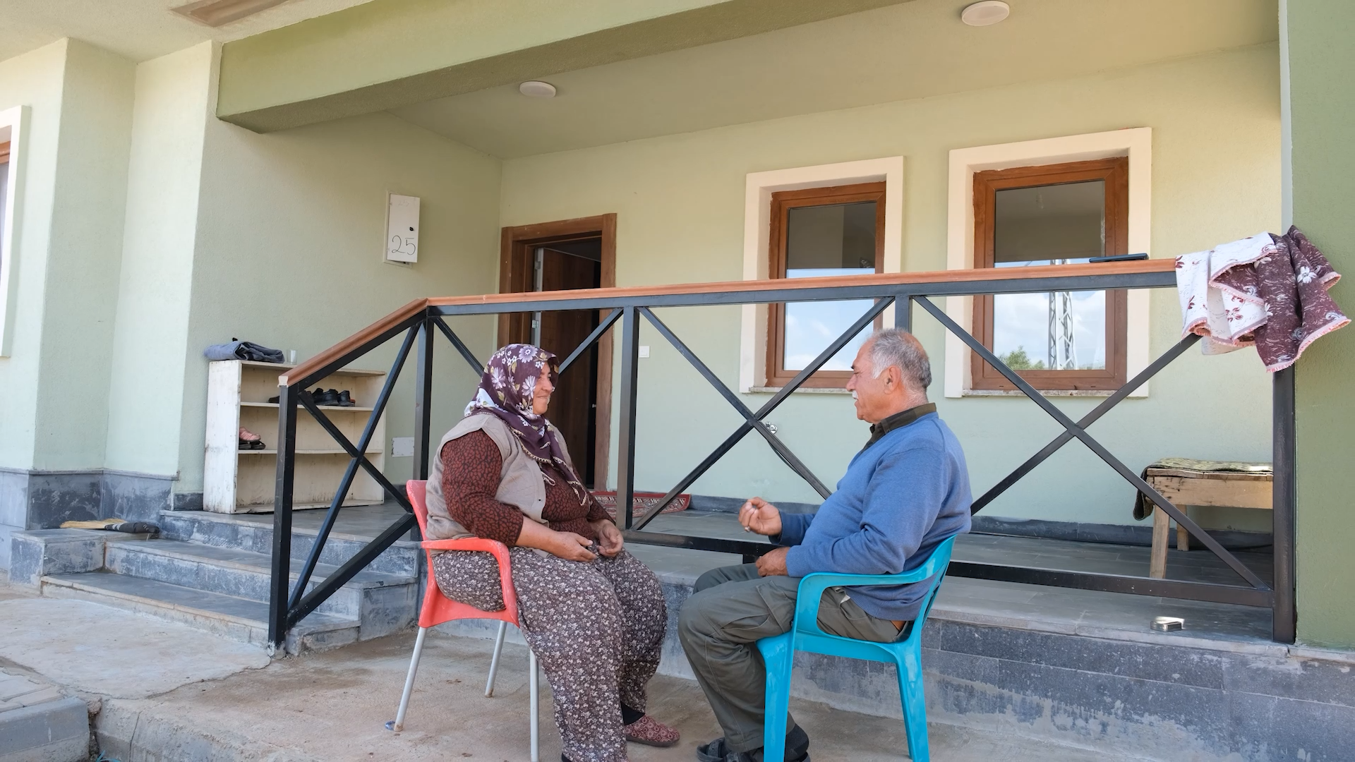 DEPREMZEDE ZELİHA UZUN: YAPAMIYOR DİYENLER BAKSIN; YAPAN NASIL YAPMIŞ
