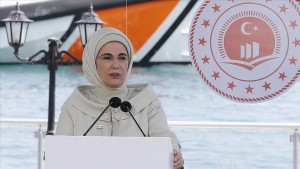 EMİNE ERDOĞAN: 