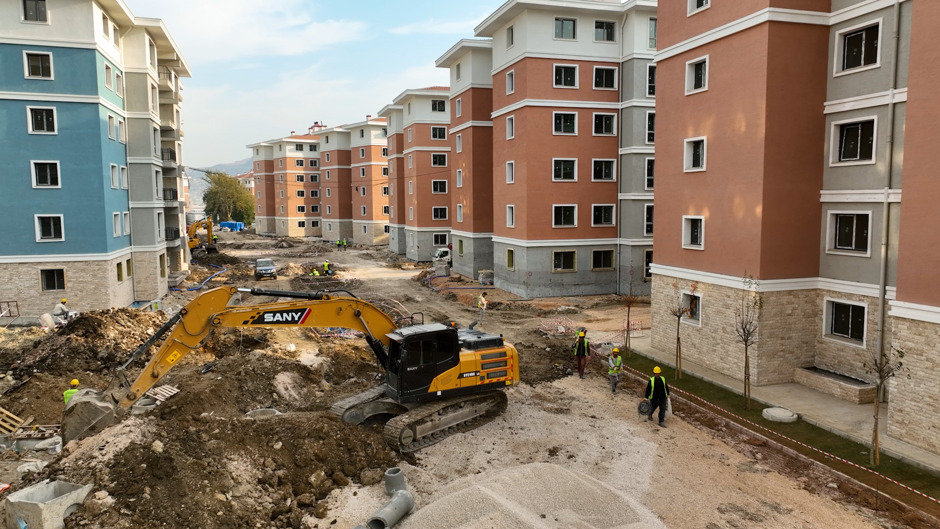 EMLAK KONUT, DEPREM BÖLGESİNDE YERLİ ASANSÖR EKA’YI KULLANIYOR