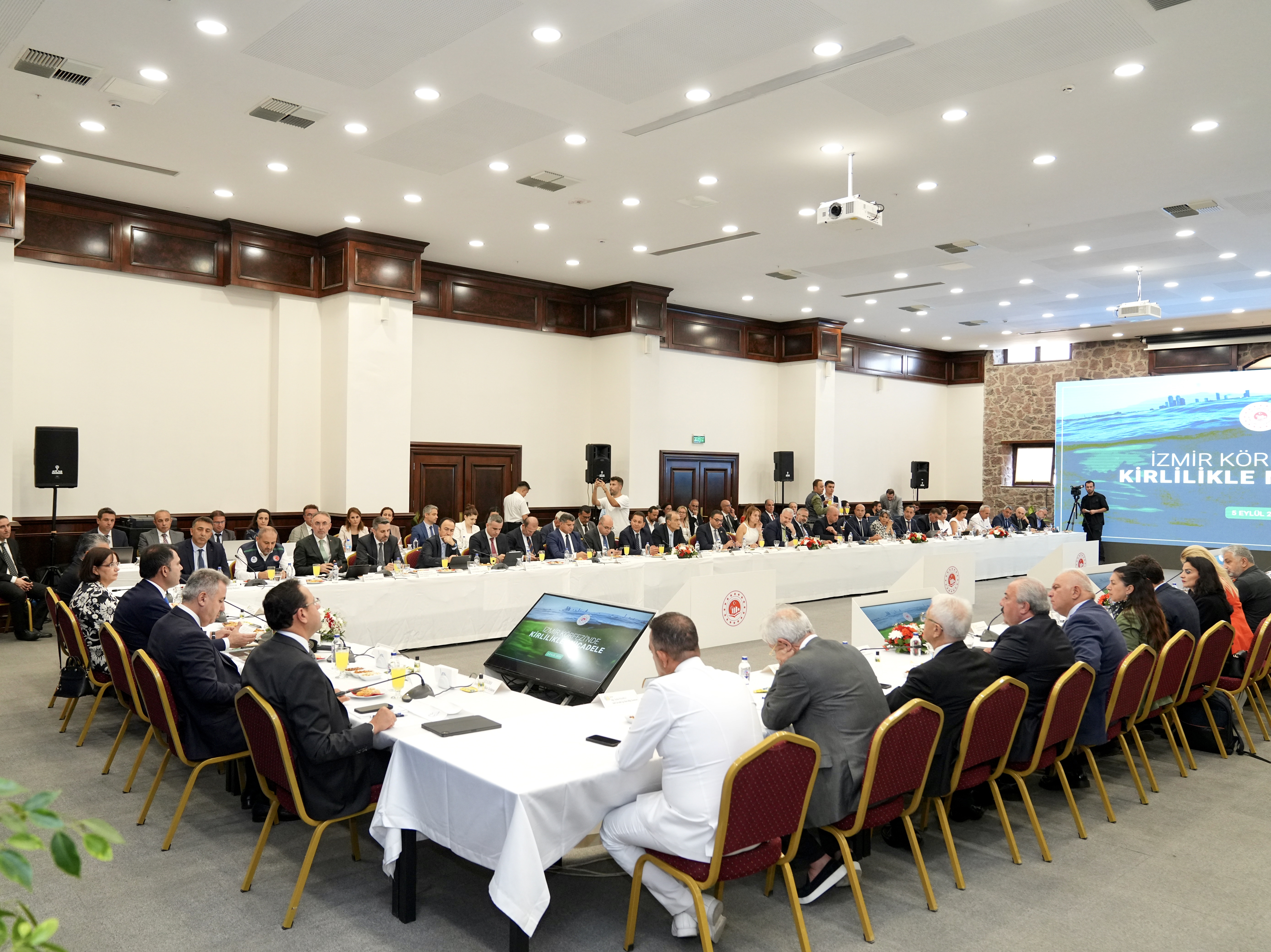 İZMİR KÖRFEZİ KOORDİNASYON KURULU BAKAN KURUM BAŞKANLIĞINDA TOPLANDI