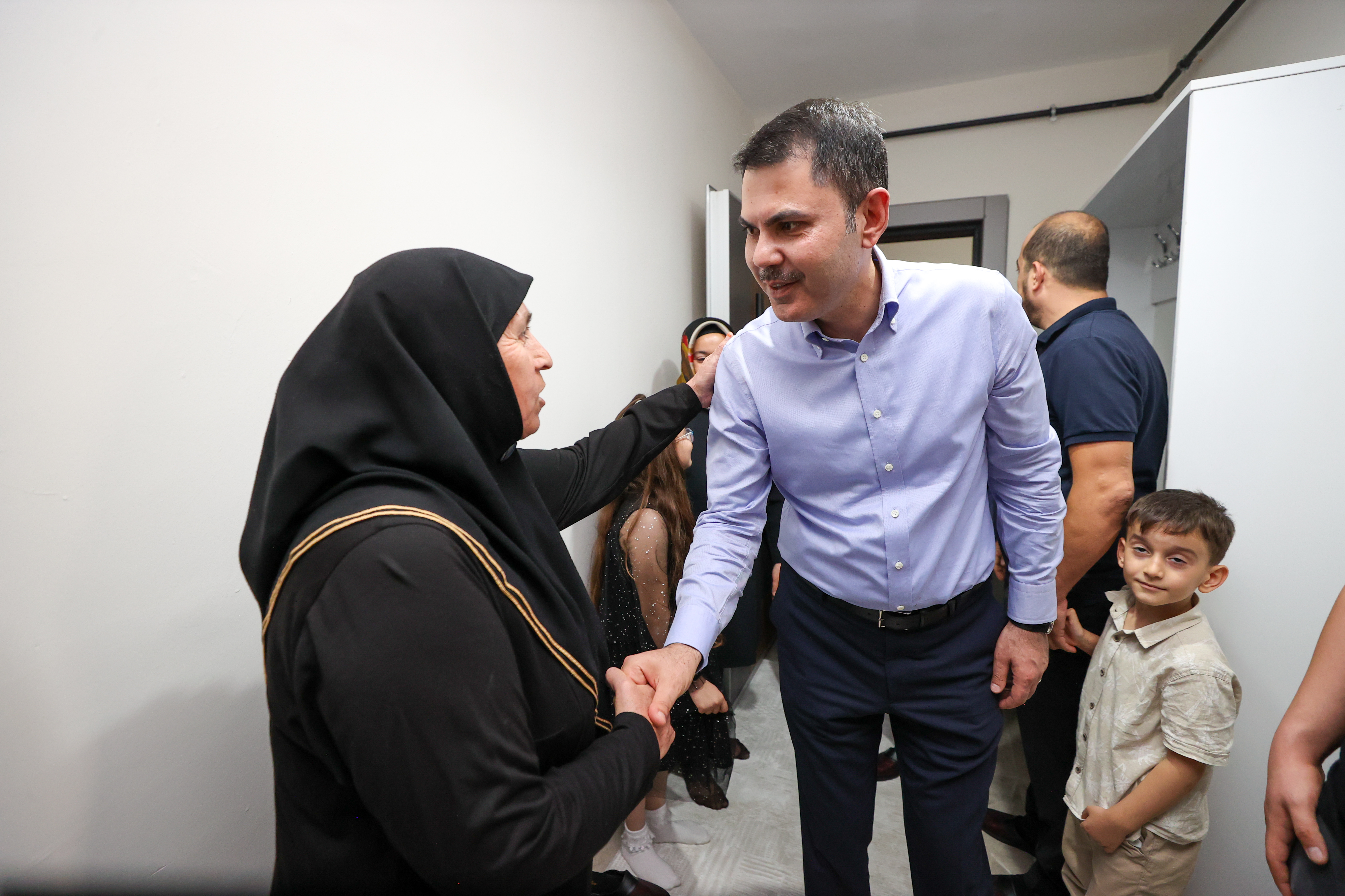 KAHRAMANMARAŞLI AHMET AMCA GÖZYAŞLARIYLA TEŞEKKÜR ETTİ: PAZAR GÜNÜ ANAHTARIMI ALDIM