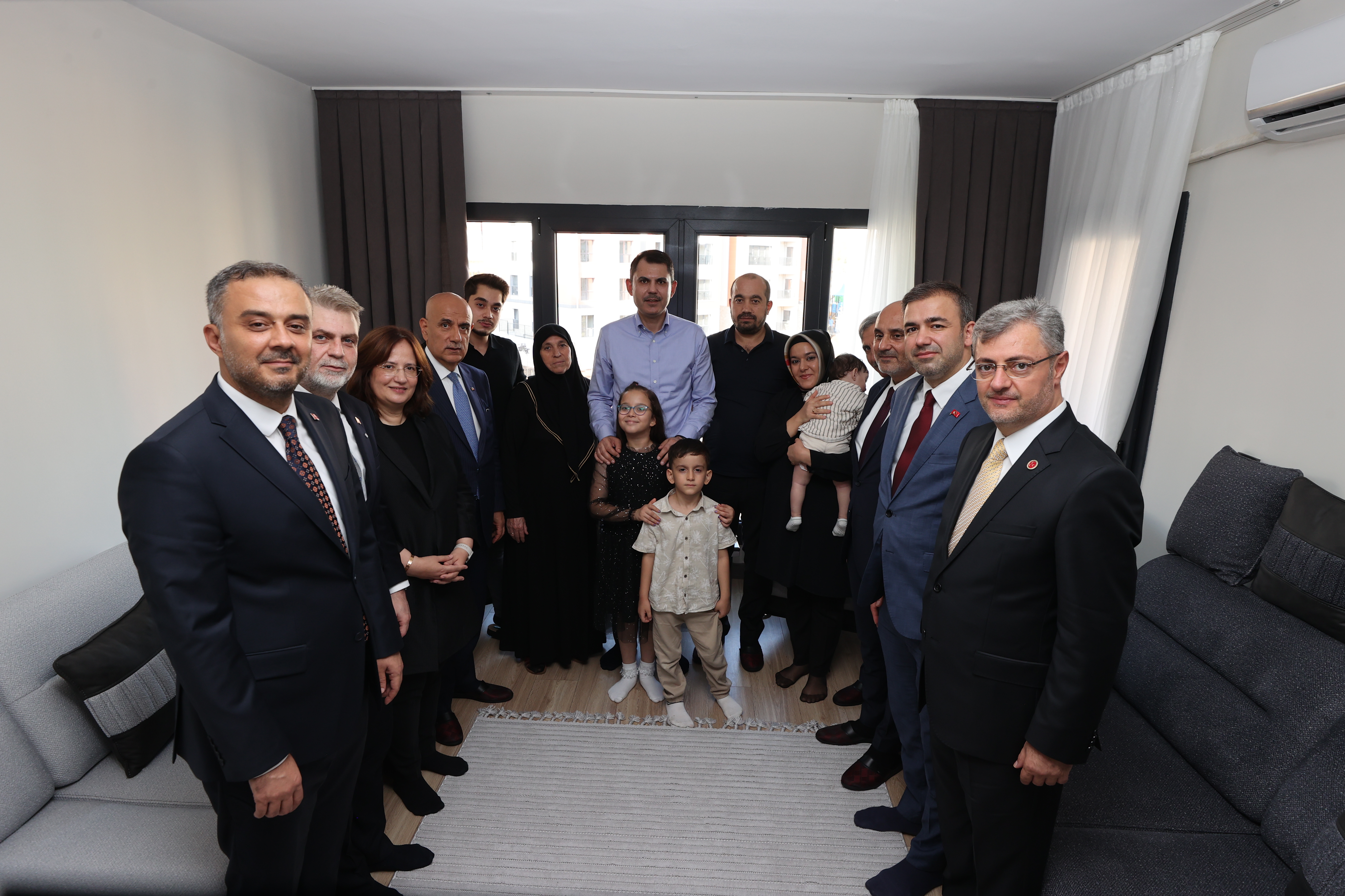 KAHRAMANMARAŞLI AHMET AMCA GÖZYAŞLARIYLA TEŞEKKÜR ETTİ: PAZAR GÜNÜ ANAHTARIMI ALDIM