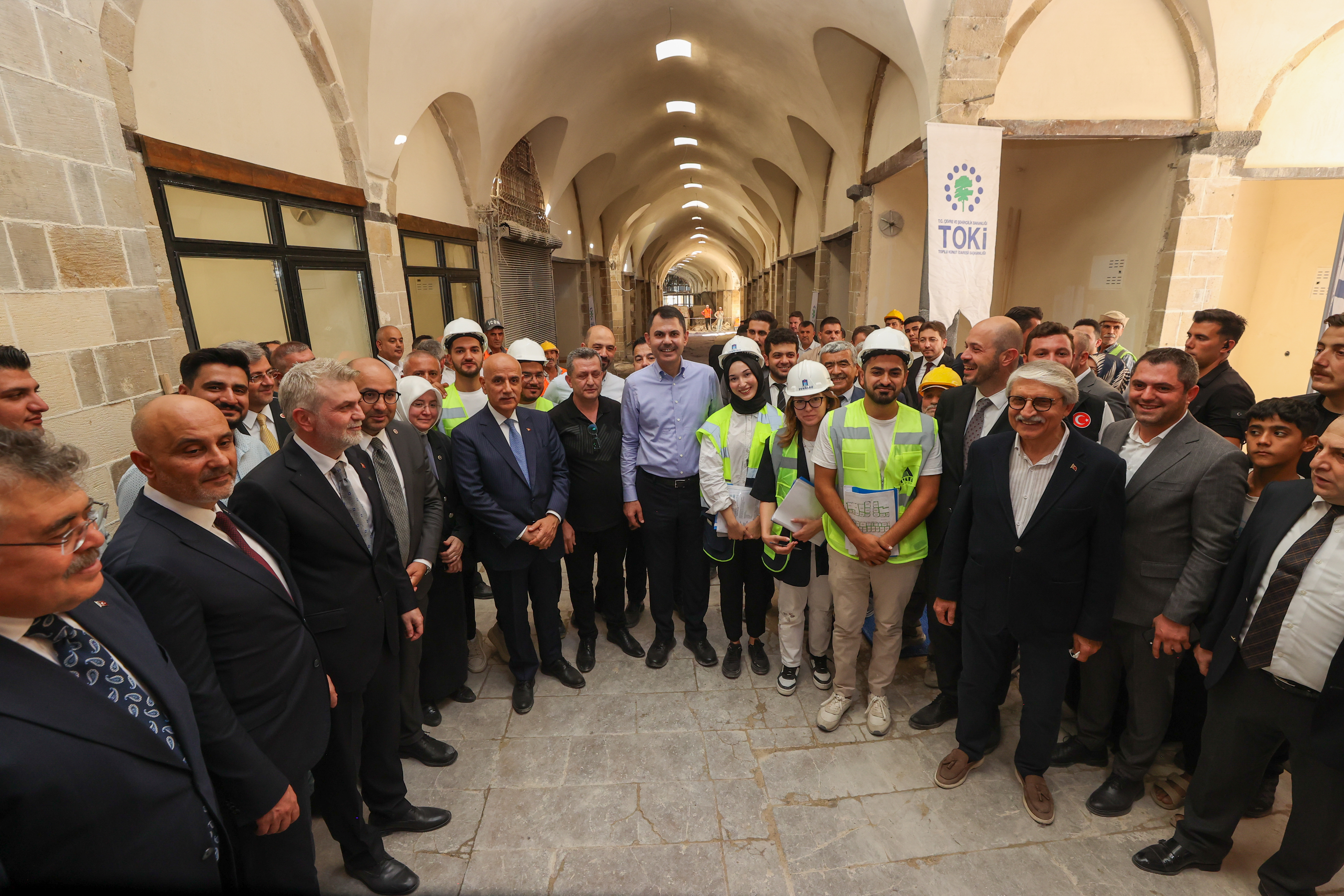 KAHRAMANMARAŞLI AHMET AMCA GÖZYAŞLARIYLA TEŞEKKÜR ETTİ: PAZAR GÜNÜ ANAHTARIMI ALDIM
