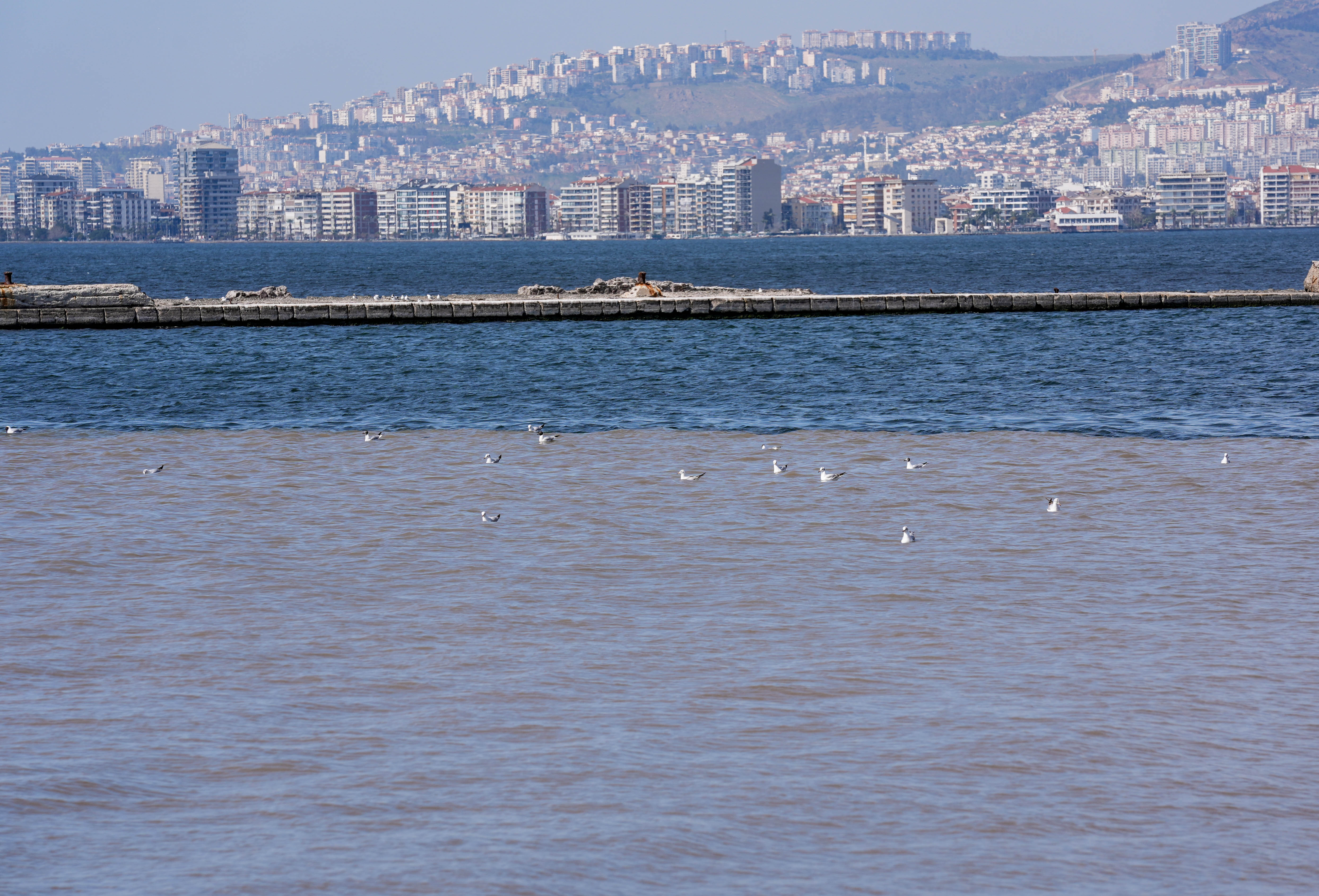 KÖRFEZ’E ARITILMAMIŞ ATIK SU DEŞARJ EDEN İZSU’YA 3.3 MİLYON TL CEZA UYGULANDI