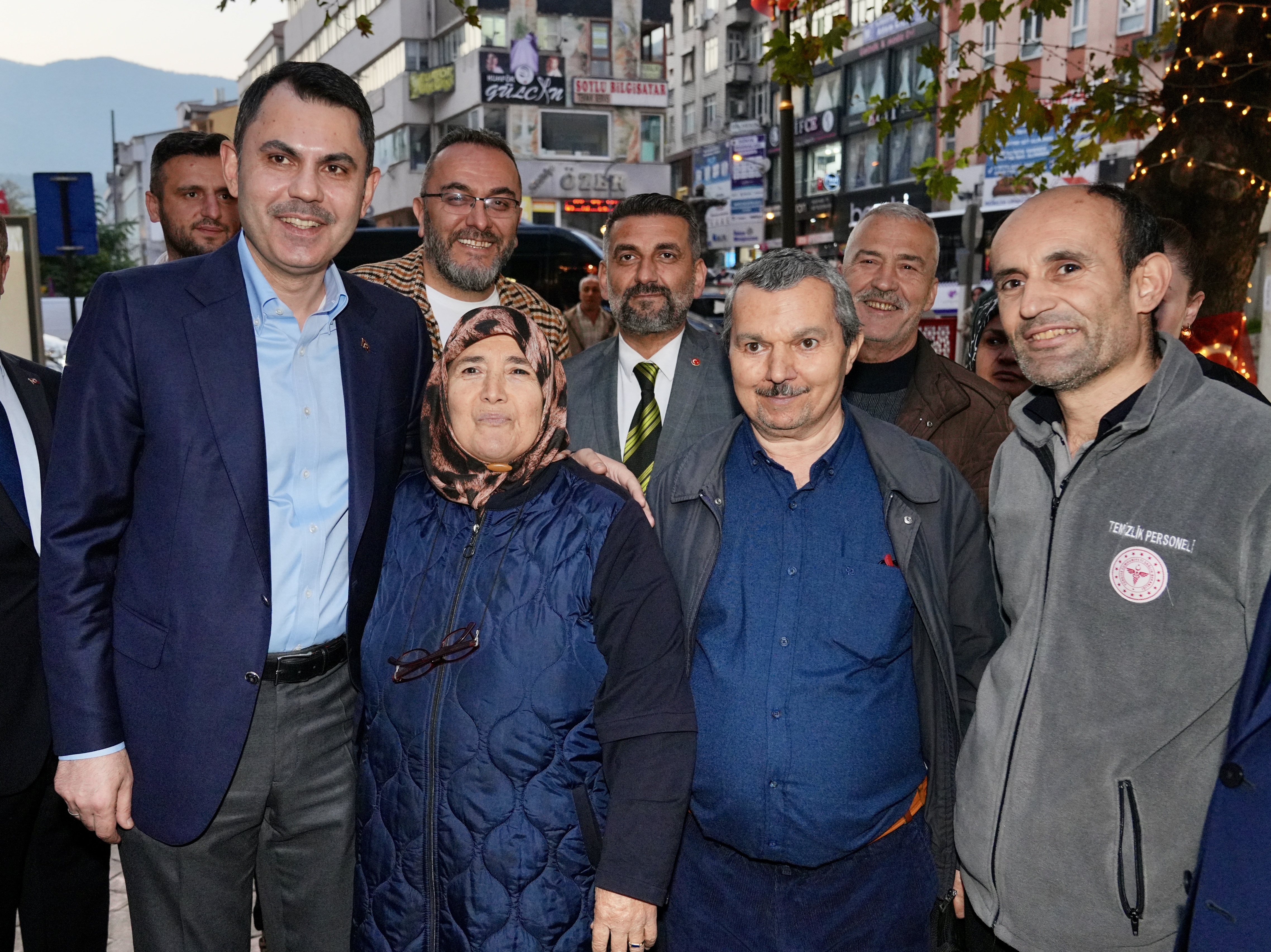 KÖYÜNÜ ALEVLERE TESLİM ETMEK İSTEMEMİŞTİ, YENİ EVLERİN TEMELİNİ BAKAN KURUM İLE BİRLİKTE ATTI