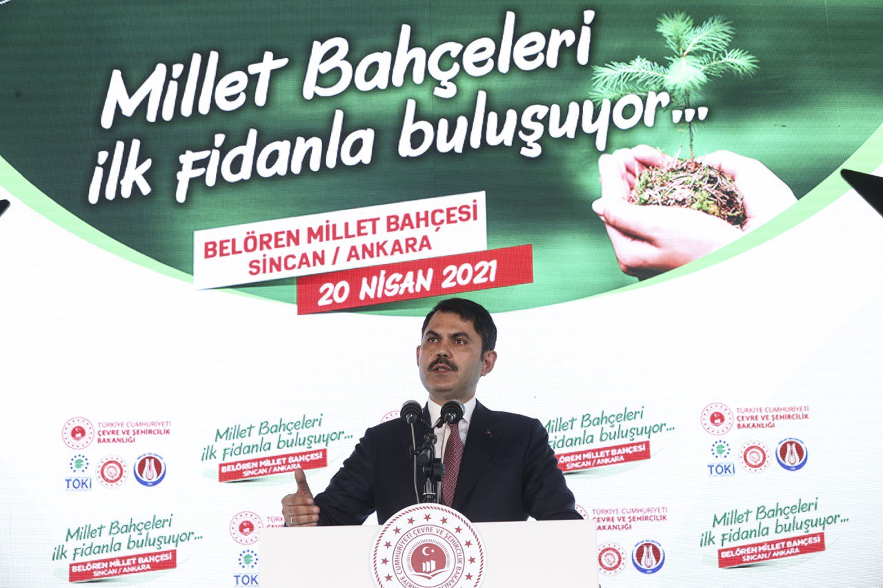 KURUM, SİNCAN MİLLET BAHÇESİNİN İLK FİDANINI DİKTİ