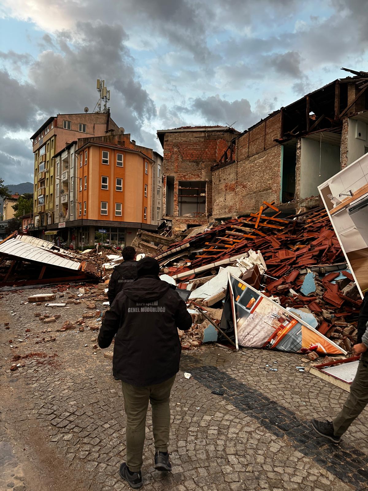 SINDIRGI’DA HASAR TESPİT ÇALIŞMALARI TAMAMLANDI